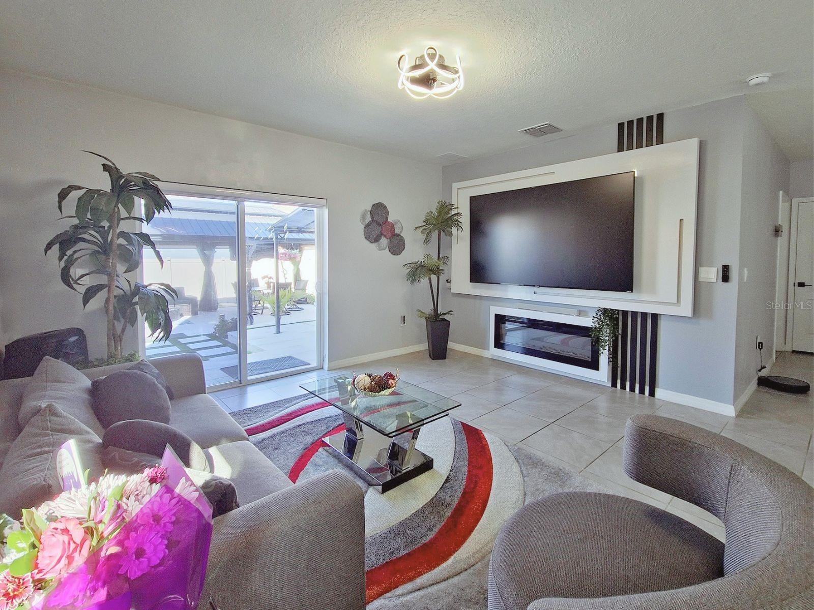 1292 CASCADES AVENUE photo 4