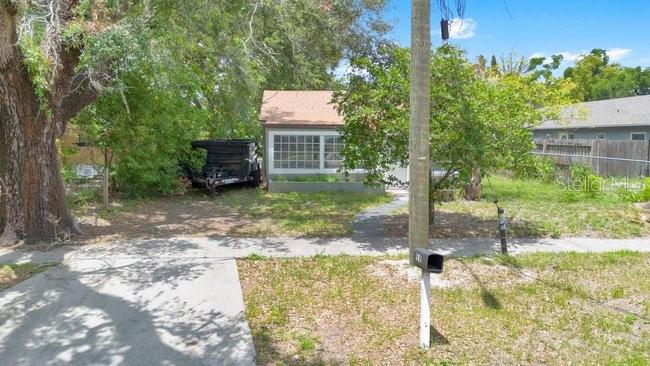 619 GRAND STREET photo 2