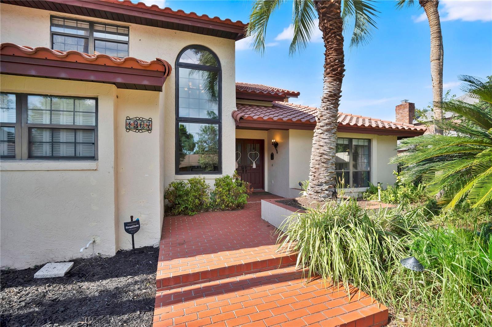 1367 CAMPBELL STREET photo 2