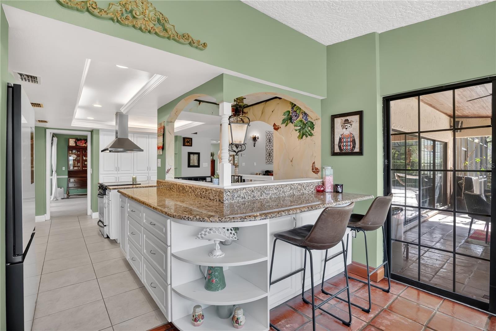 1367 CAMPBELL STREET photo 4