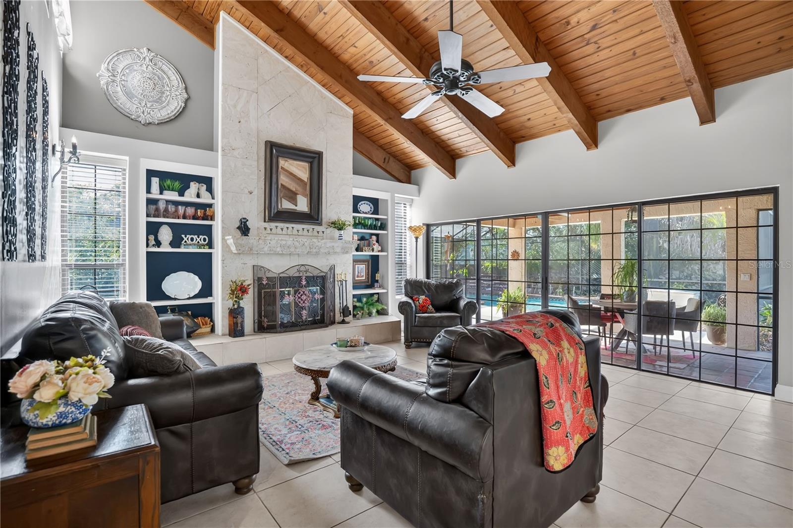 1367 CAMPBELL STREET photo 5