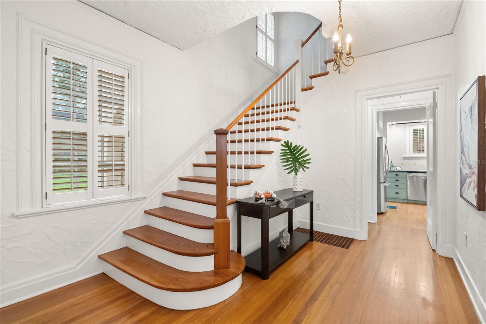 732 EDGEWATER DRIVE photo 3