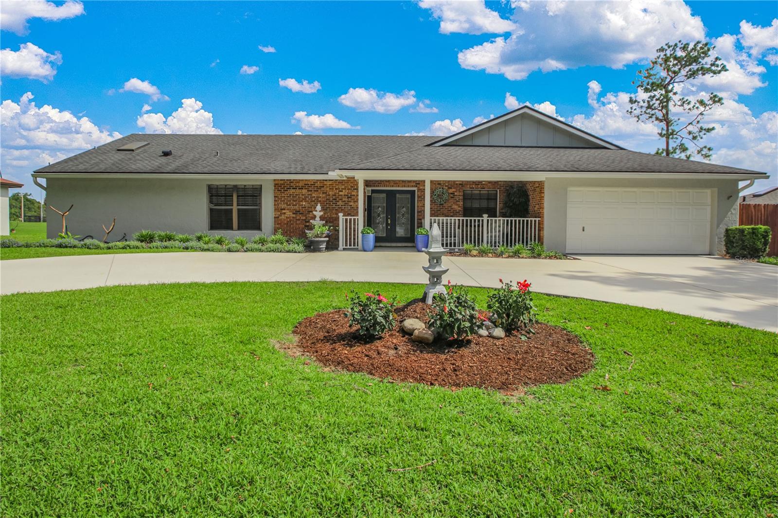 7243 WOODVILLE CRESCENT photo 2