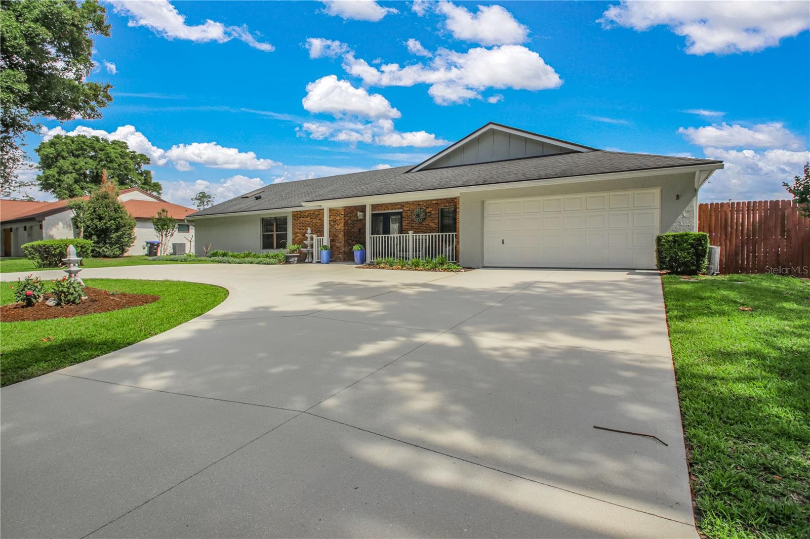 7243 WOODVILLE CRESCENT photo 3