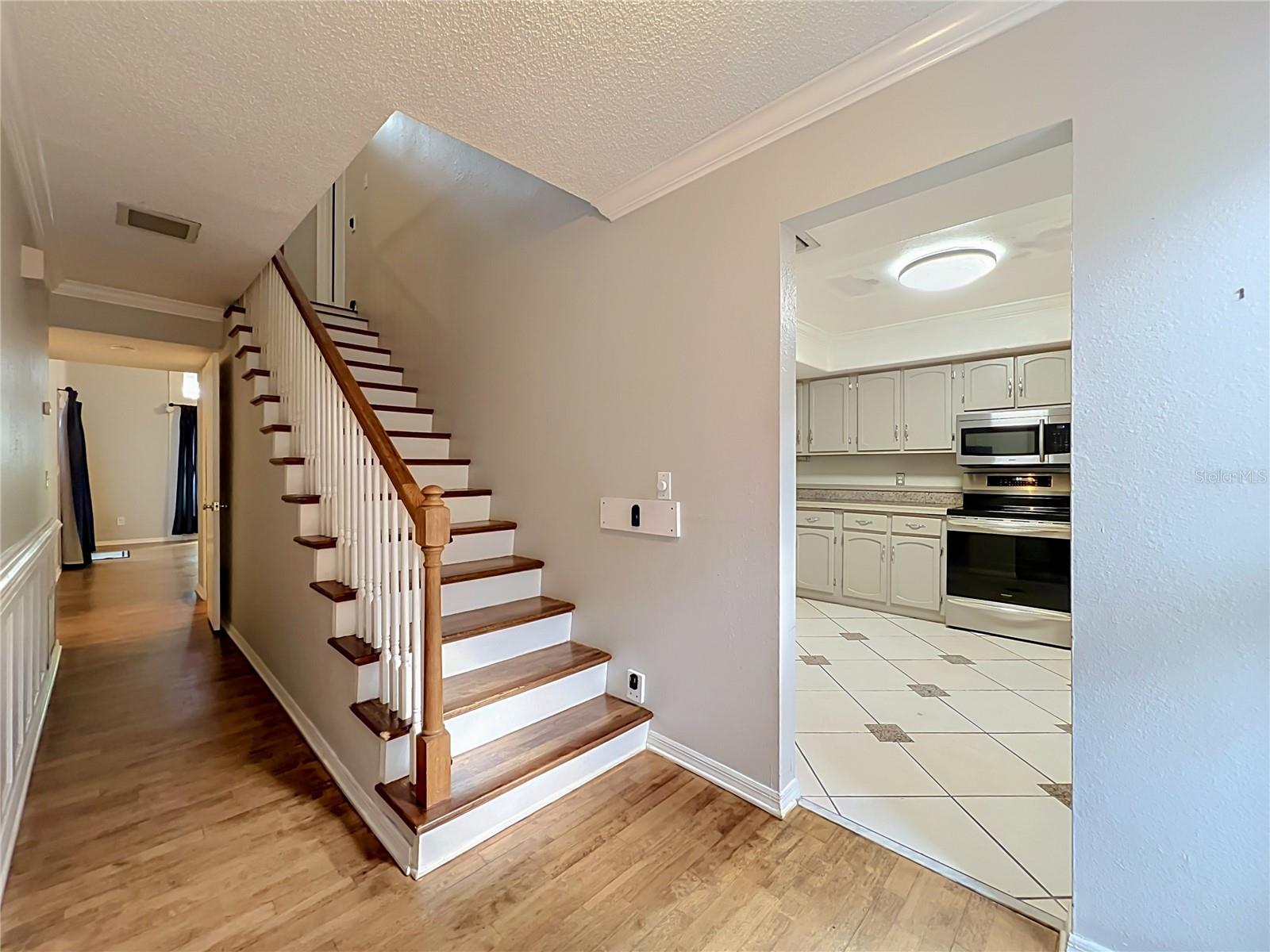 814 LAUREL AVENUE #2 photo 5