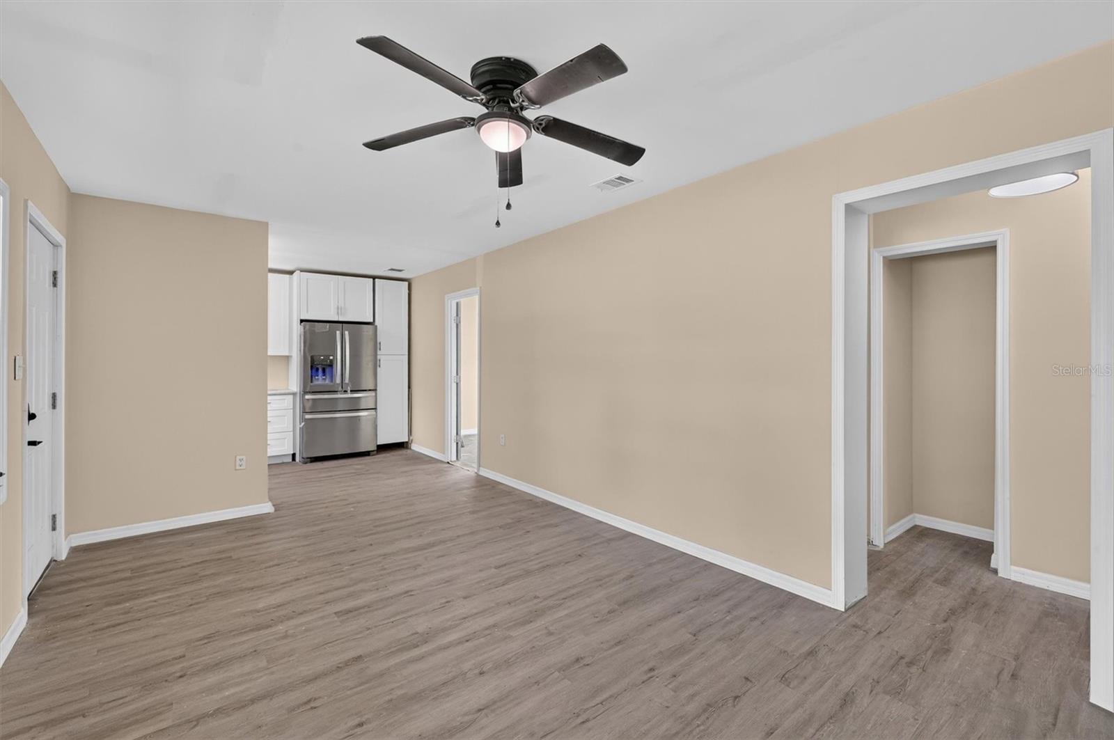 116 S GLENWOOD AVENUE photo 5