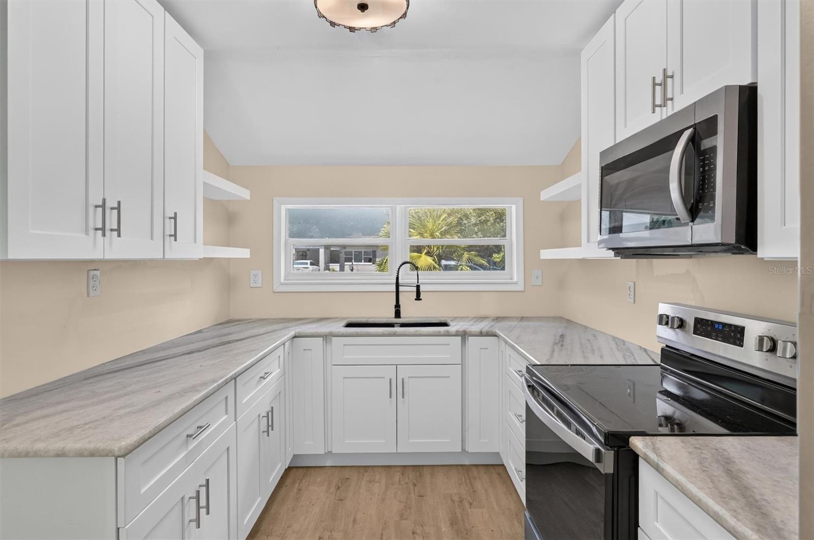 116 S GLENWOOD AVENUE photo 4