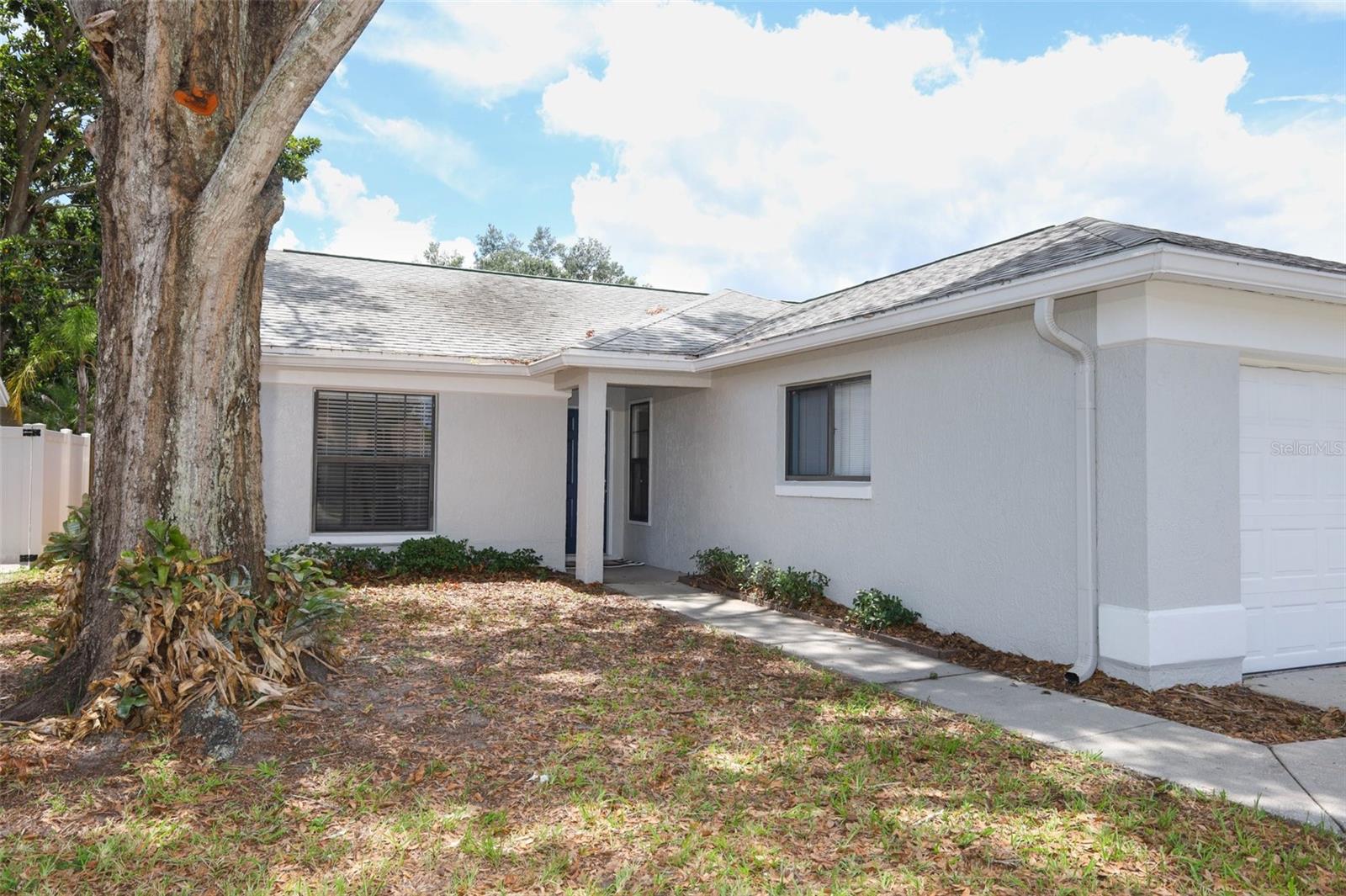 1047 ABELL CIRCLE photo 2