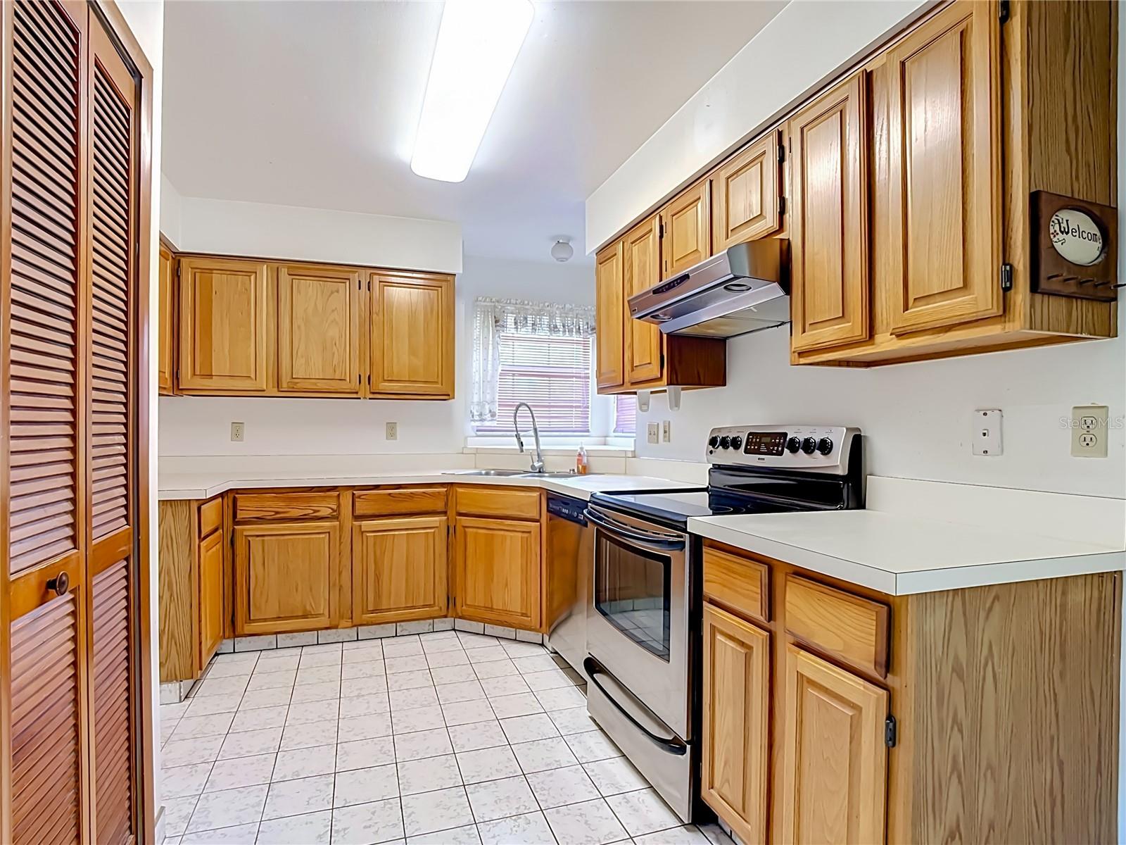 4130 BERGAMONT COURT photo 2