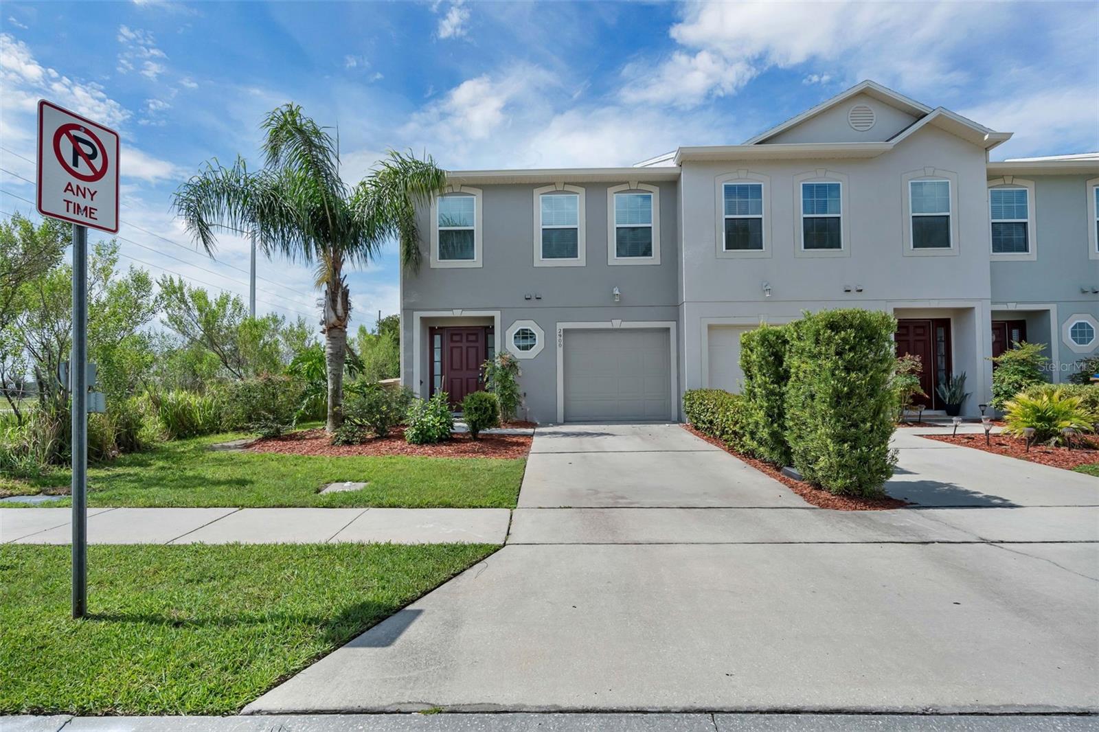 2900 CLARABELLE COURT photo 2