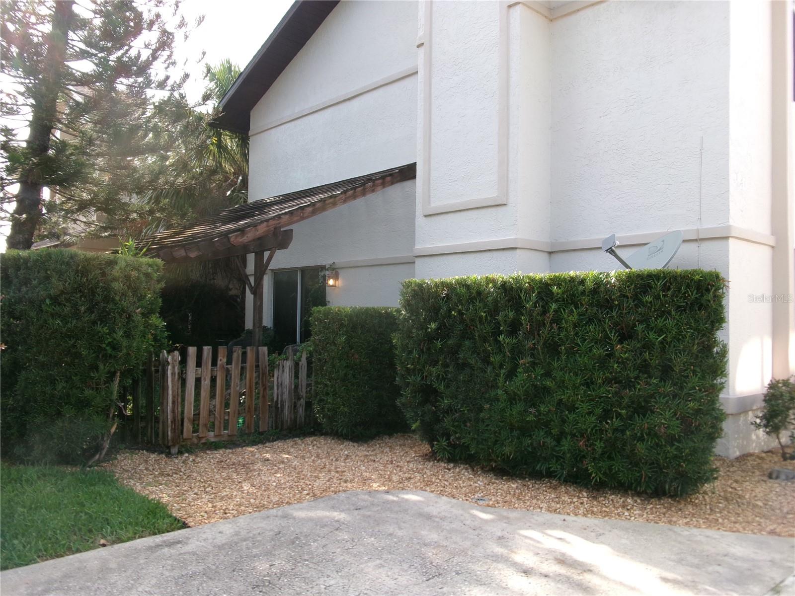 1061 ARAGON AVENUE #1061 photo 3