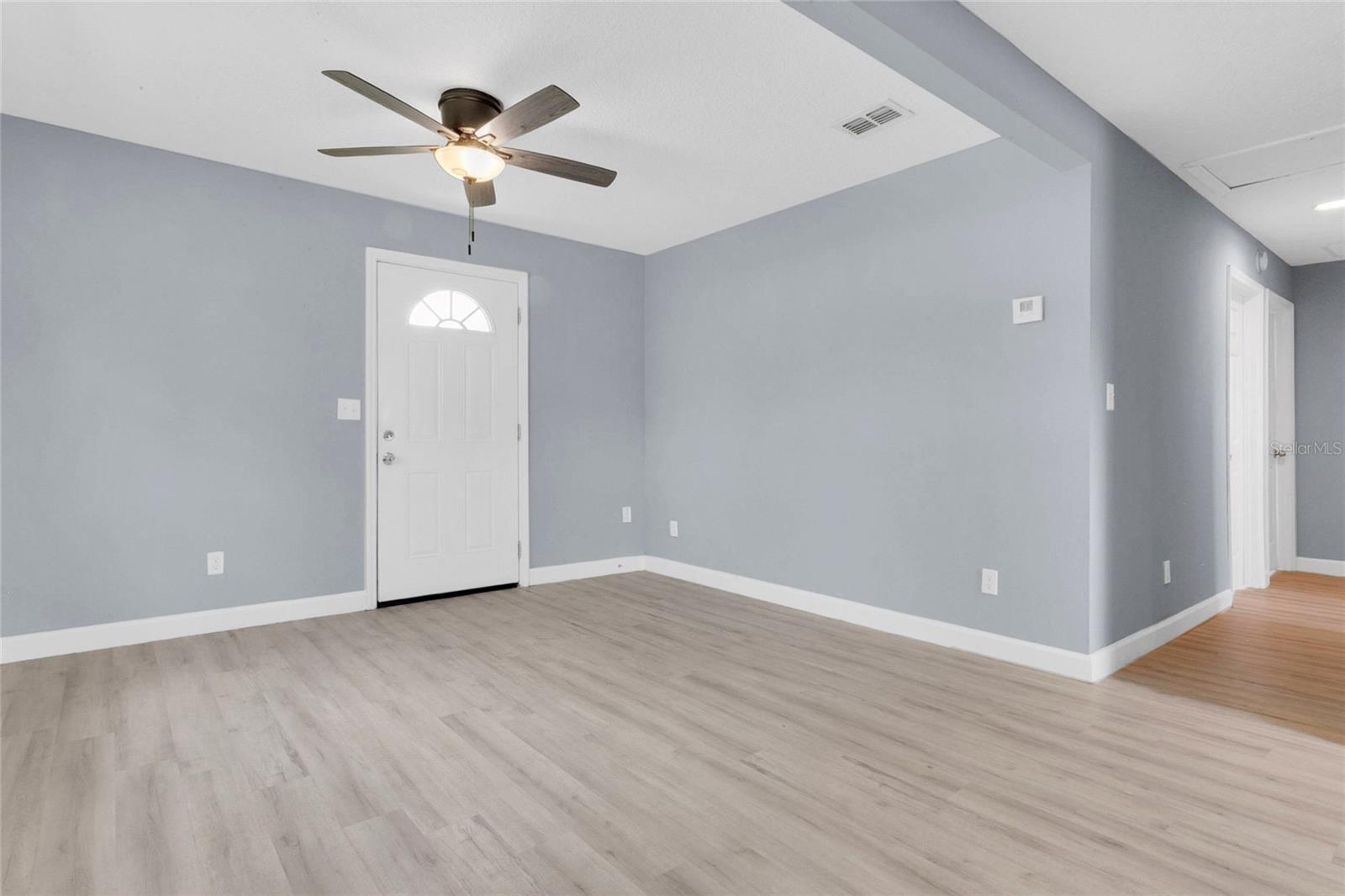 3824 JOHNSON STREET photo 4