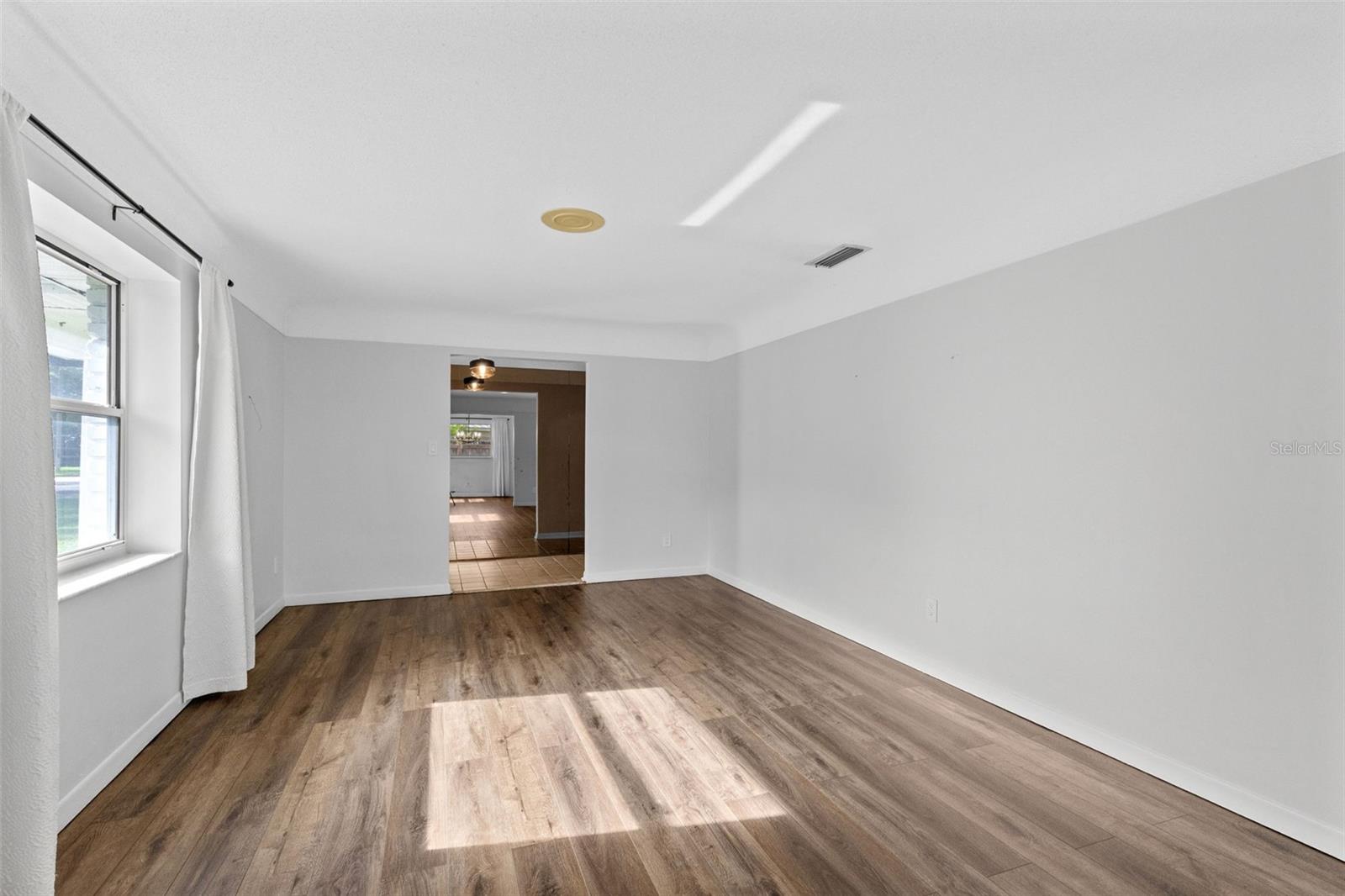 2215 BRADFORD COURT photo 3