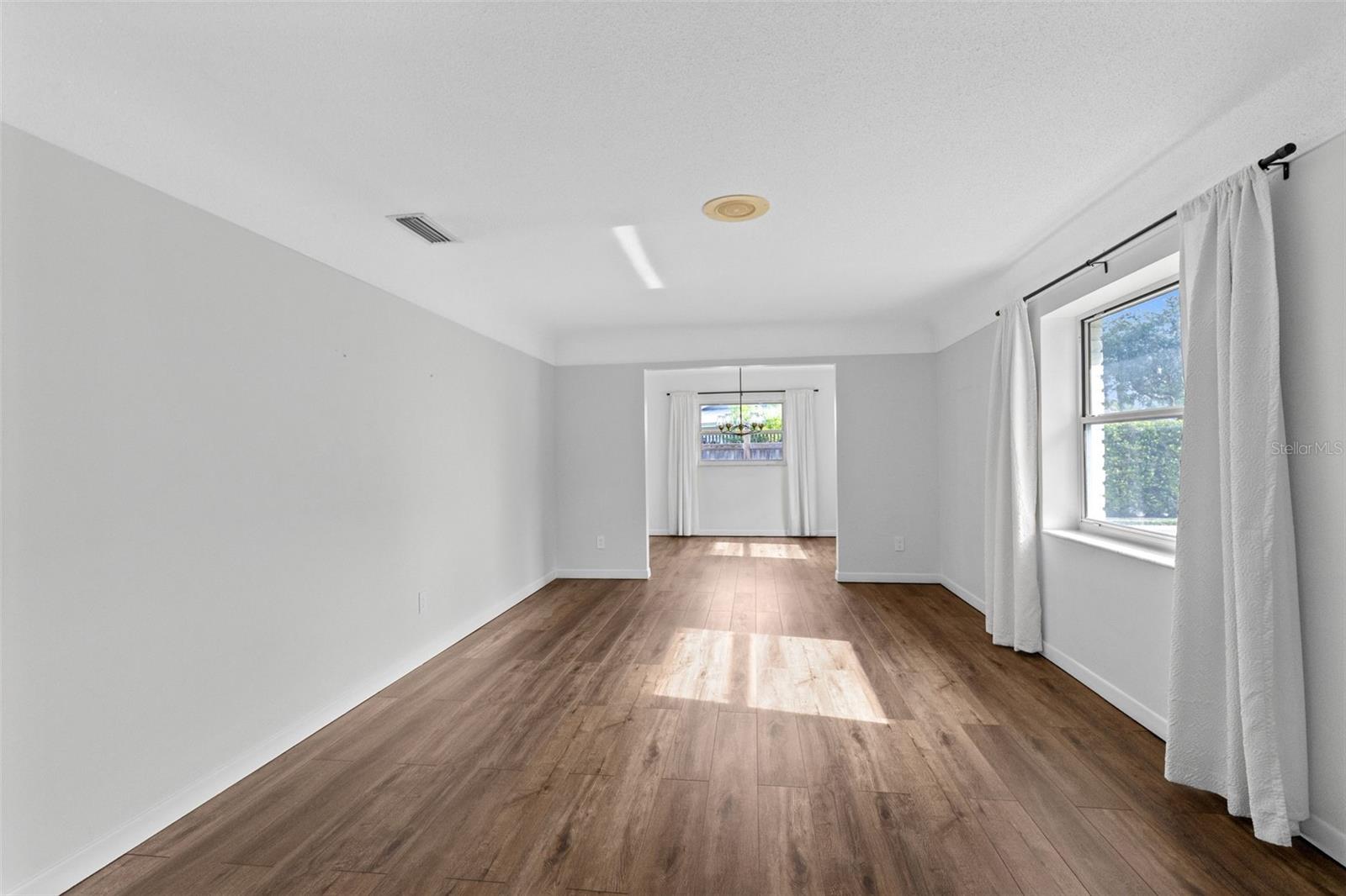2215 BRADFORD COURT photo 4