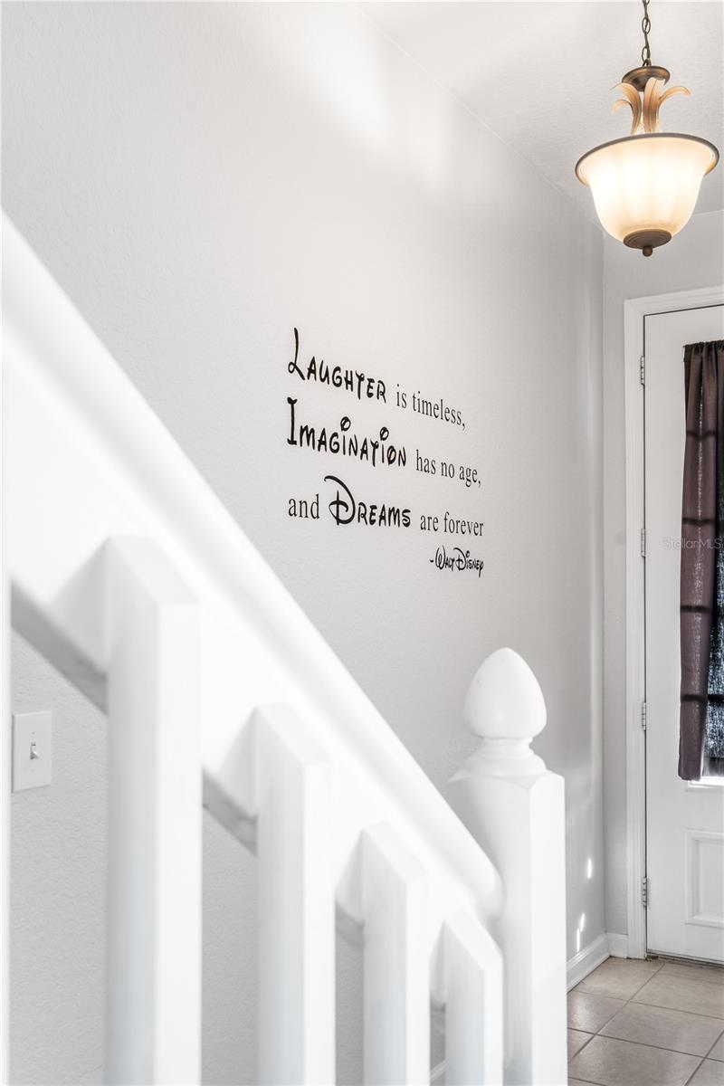 7677 Fitzclarence Street — photo 4 of 45