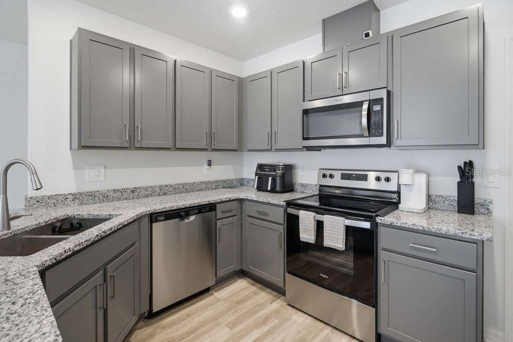 9424 WESTSIDE HILLS DRIVE photo 4