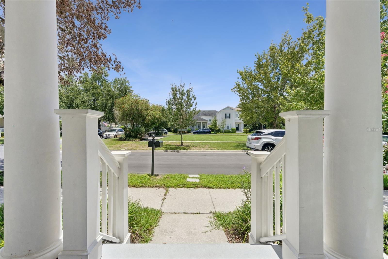 1102 GOLDENASTER COURT photo 3
