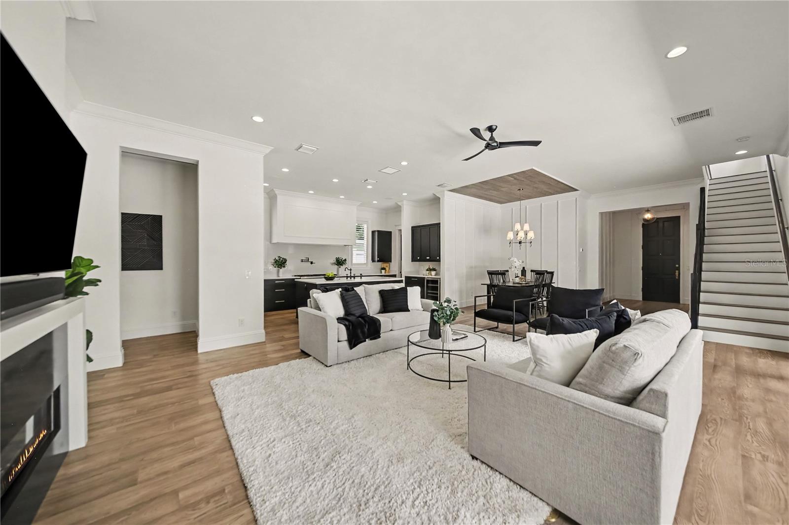 1750 WALNUT AVENUE photo 4