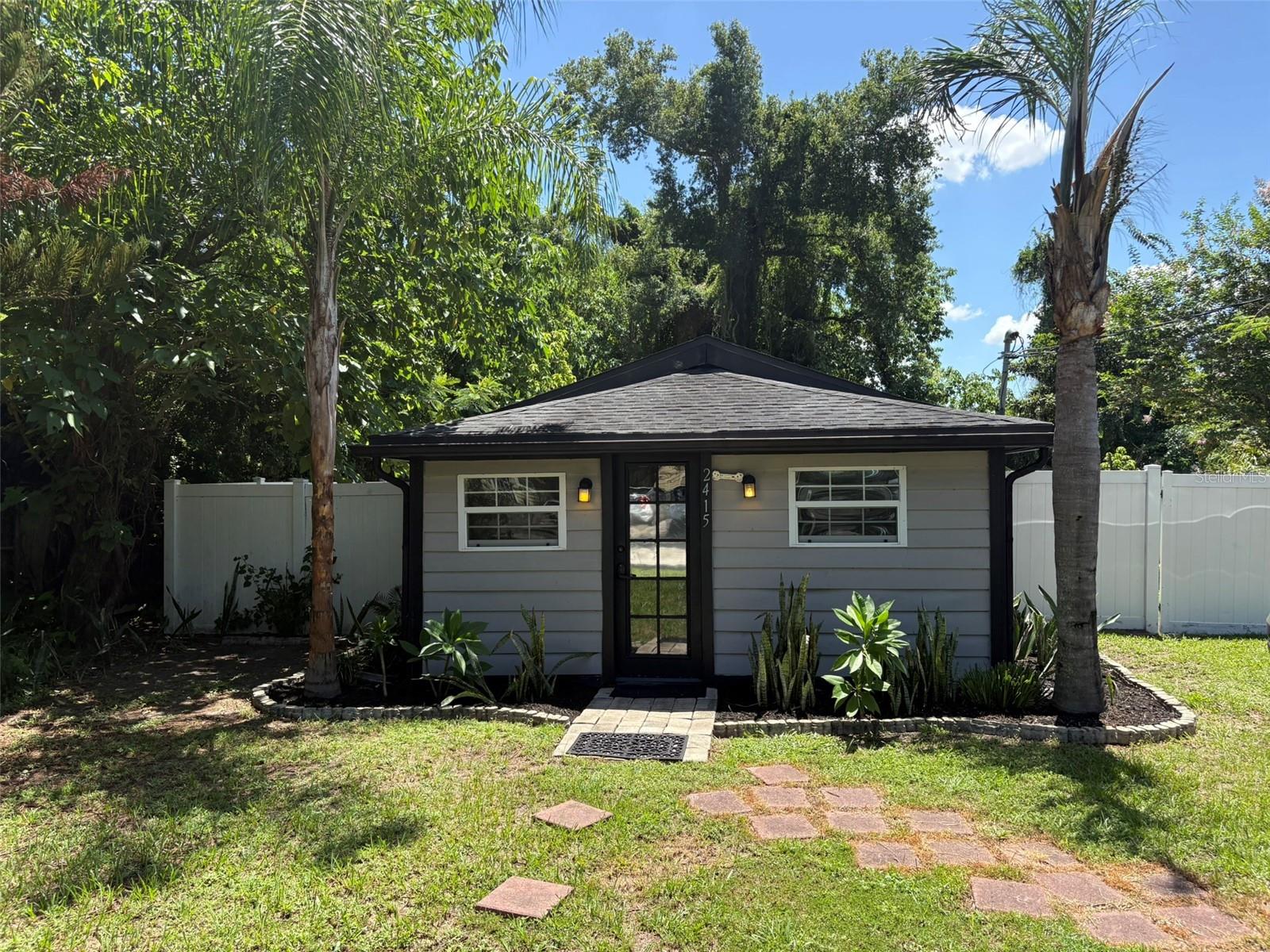 2415 MAYER STREET photo 2