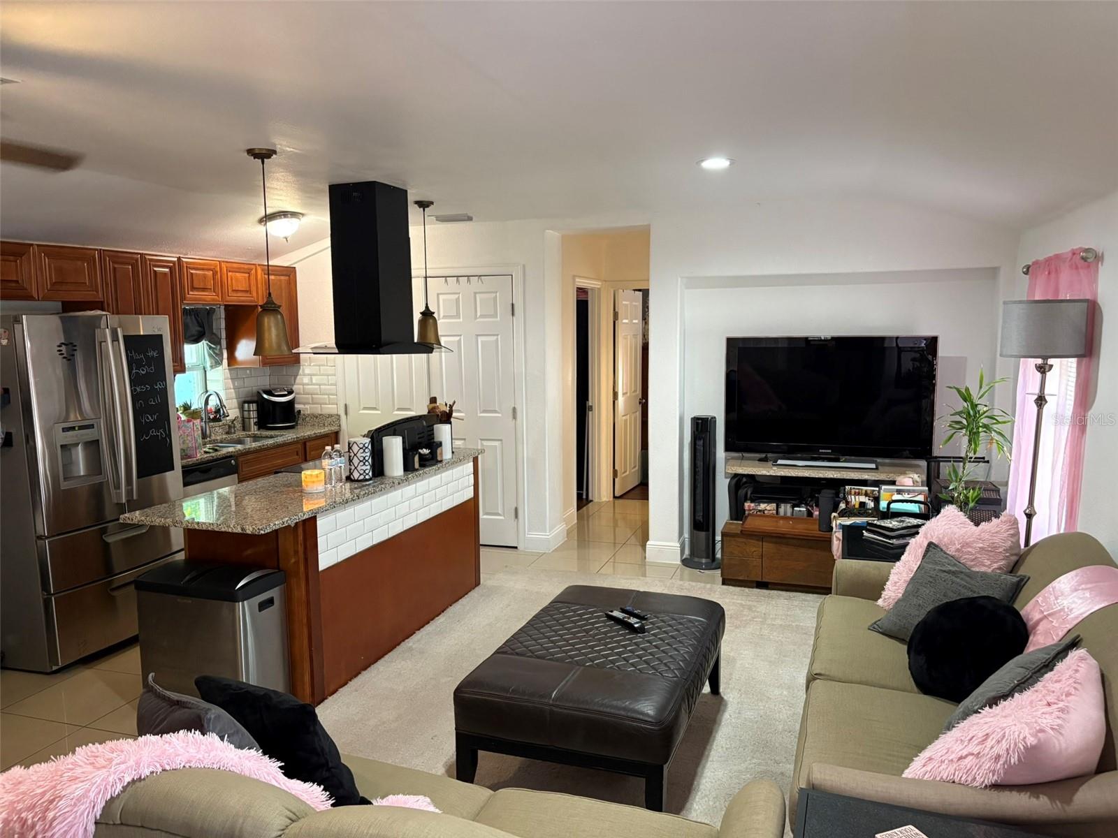 2415 MAYER STREET photo 5