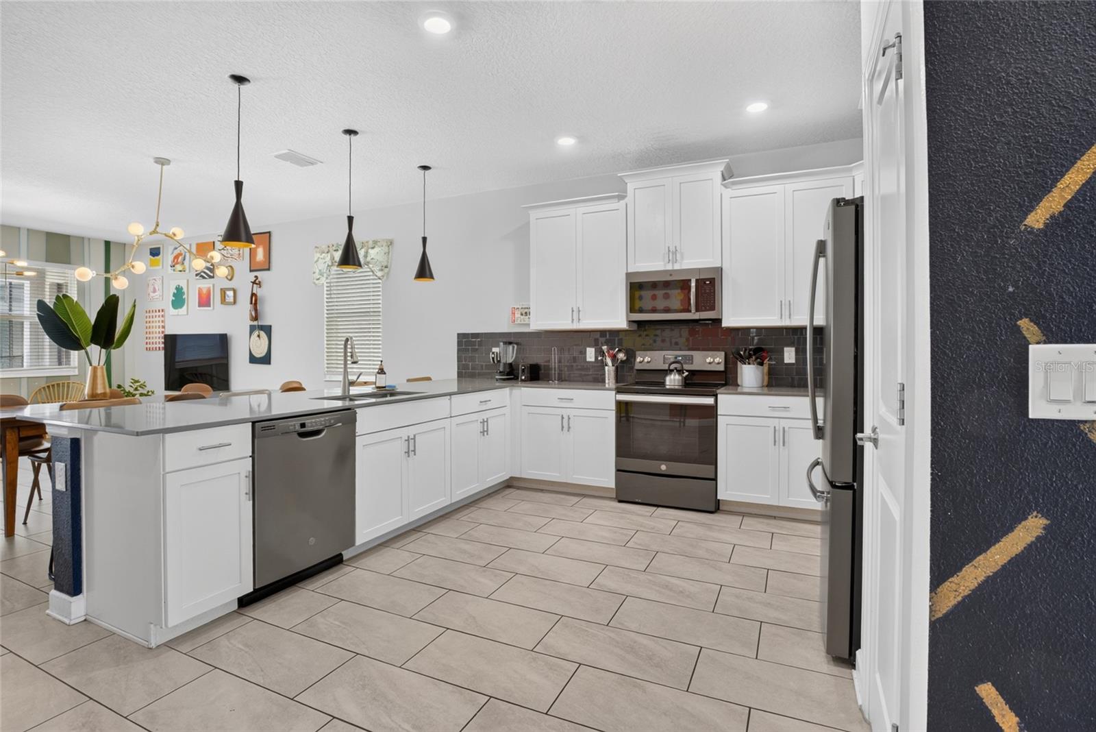 4536 Target Boulevard — photo 9 of 60
