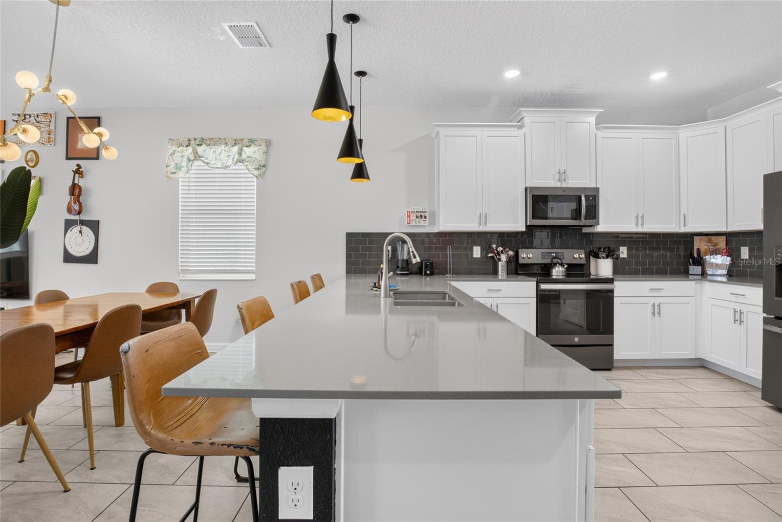 4536 Target Boulevard — photo 11 of 60