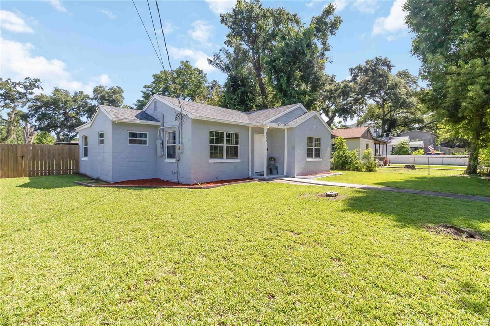 809 COLUMBIA STREET photo 3