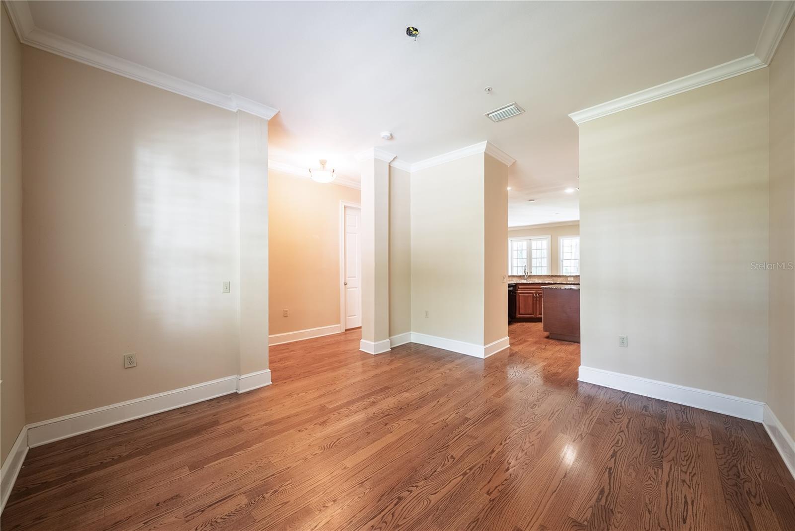 1331 COUNTRY CLUB OAKS CIRCLE photo 4