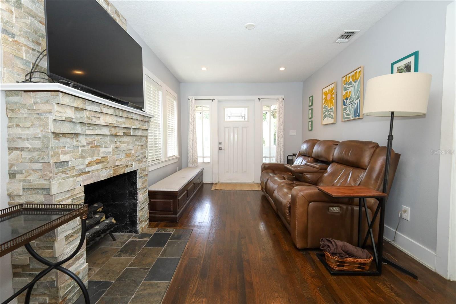 1419 CANTON STREET photo 5