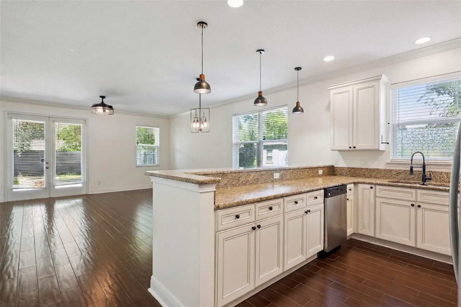 2806 KILGORE STREET photo 3