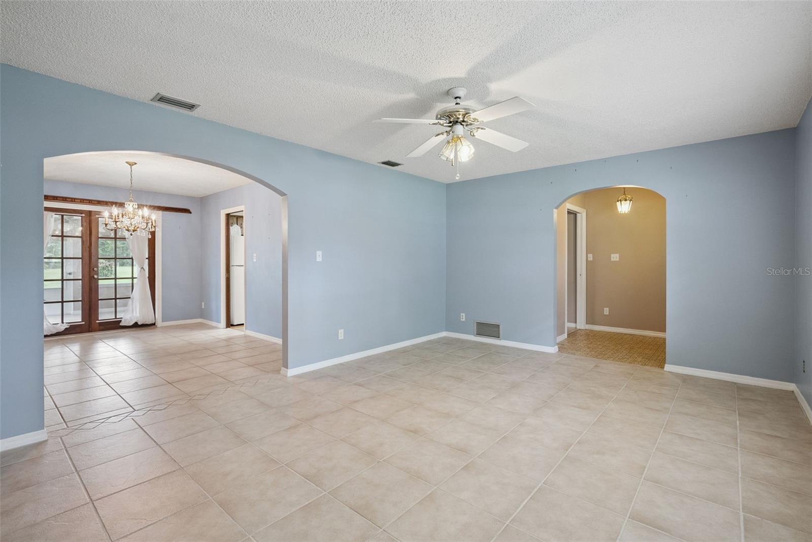 1452 DINGENS AVENUE photo 4
