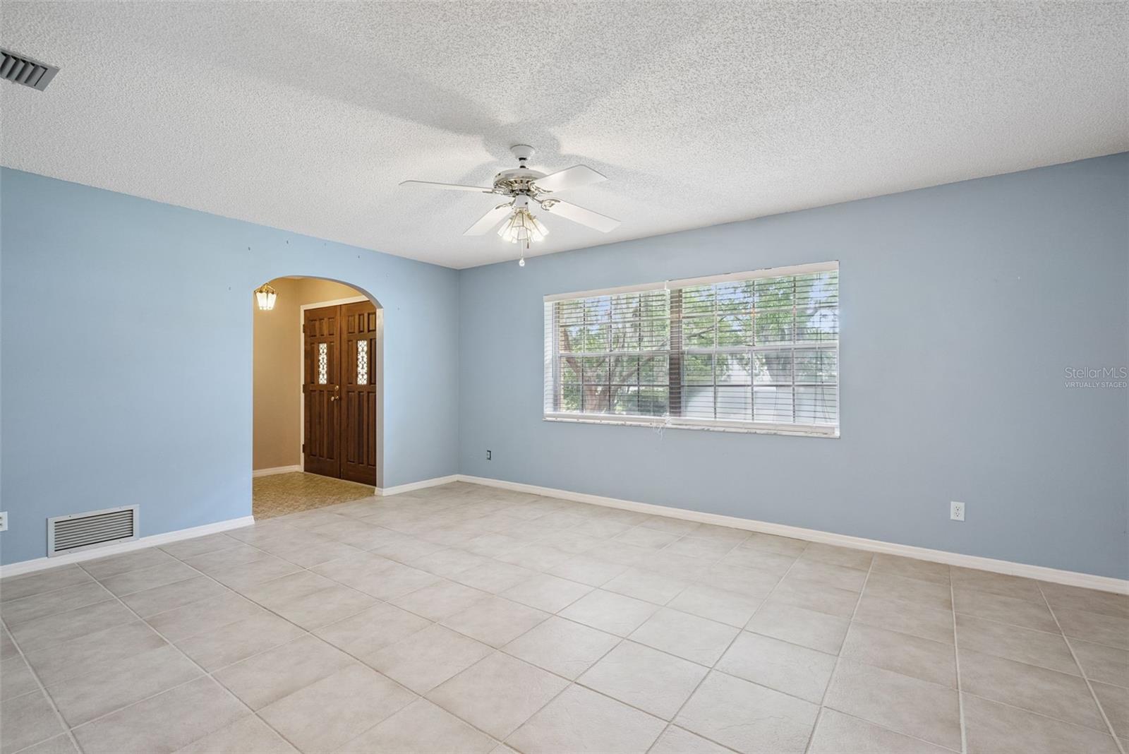 1452 DINGENS AVENUE photo 5