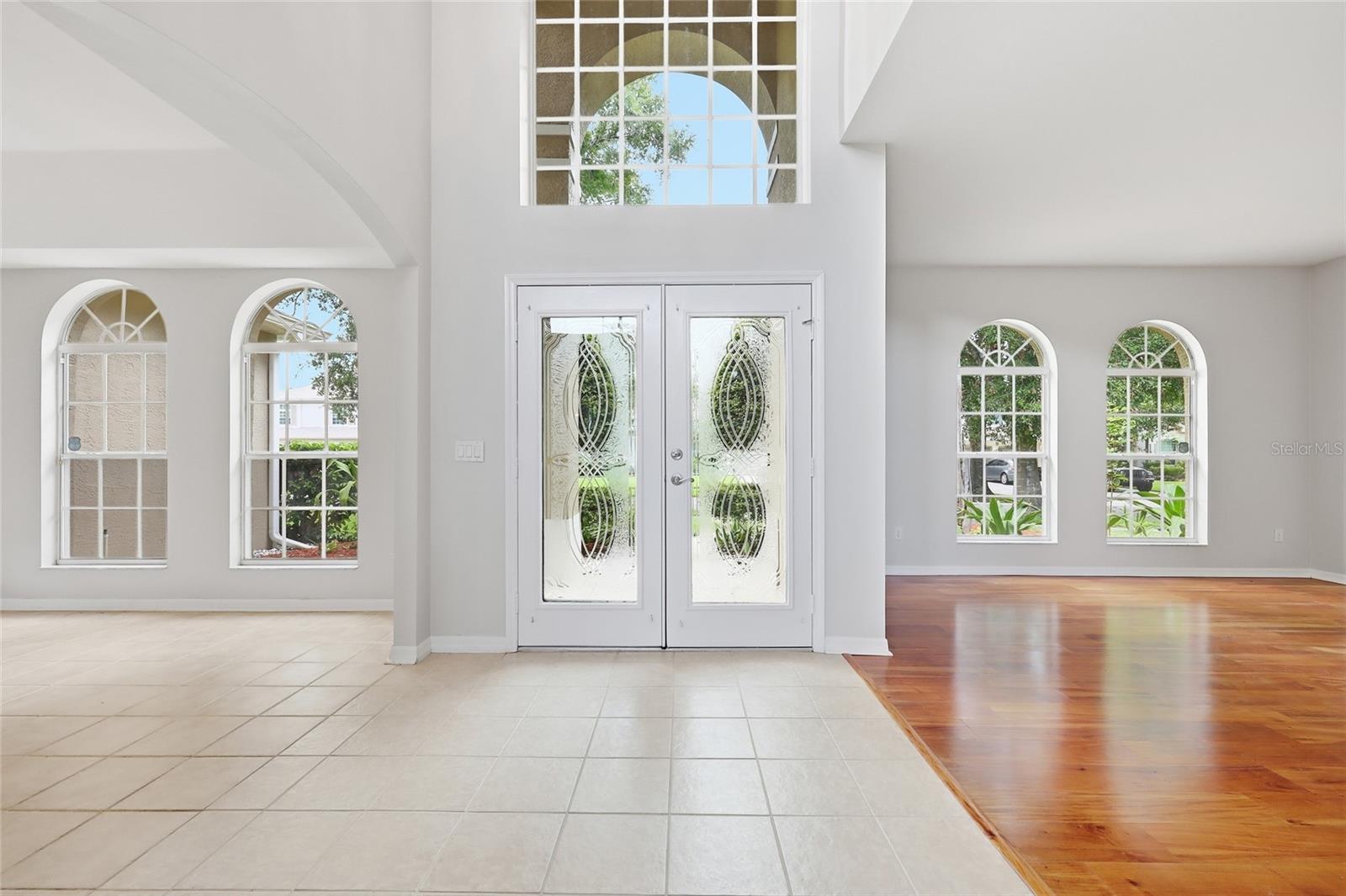 10125 FOXHURST COURT photo 4