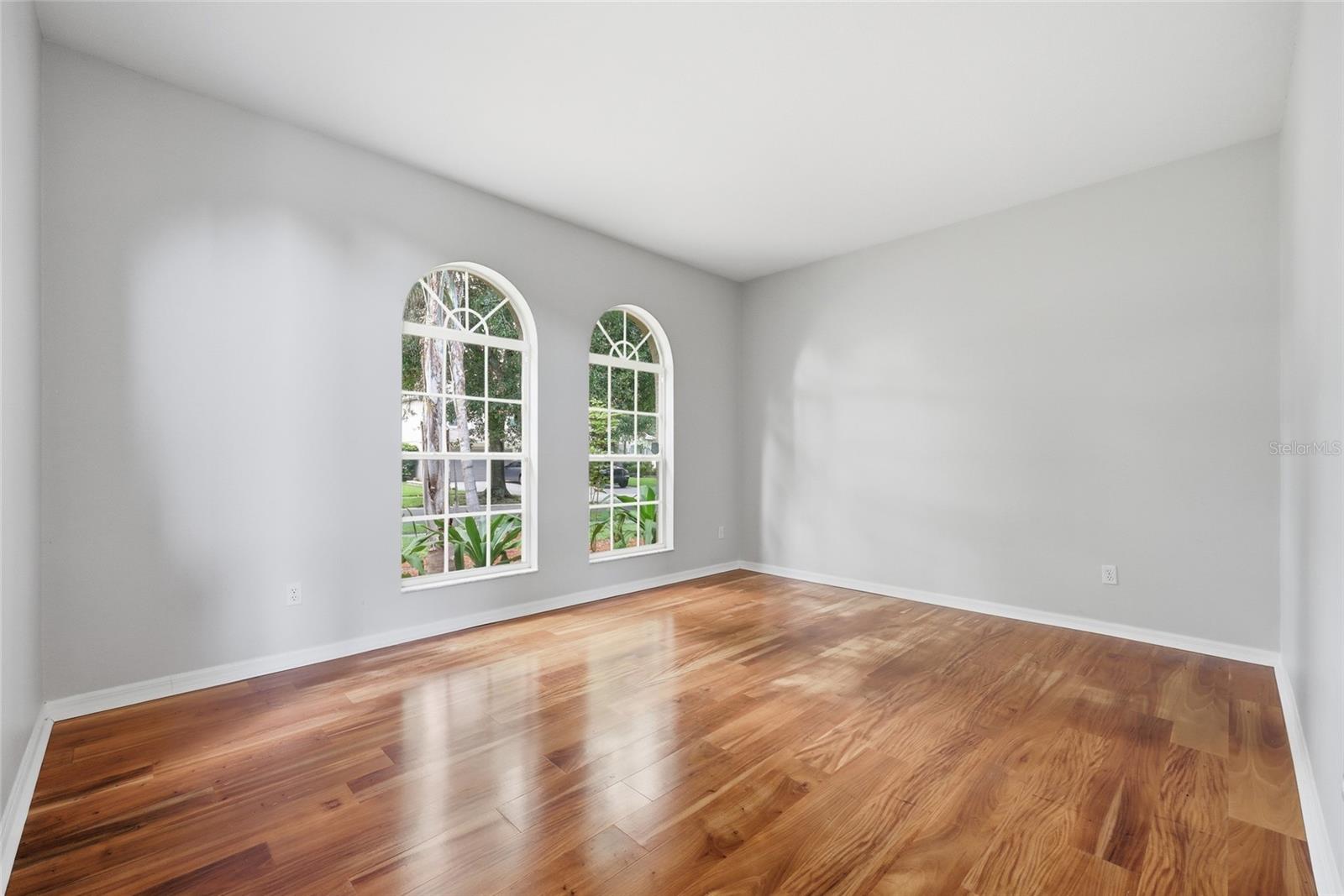 10125 FOXHURST COURT photo 5