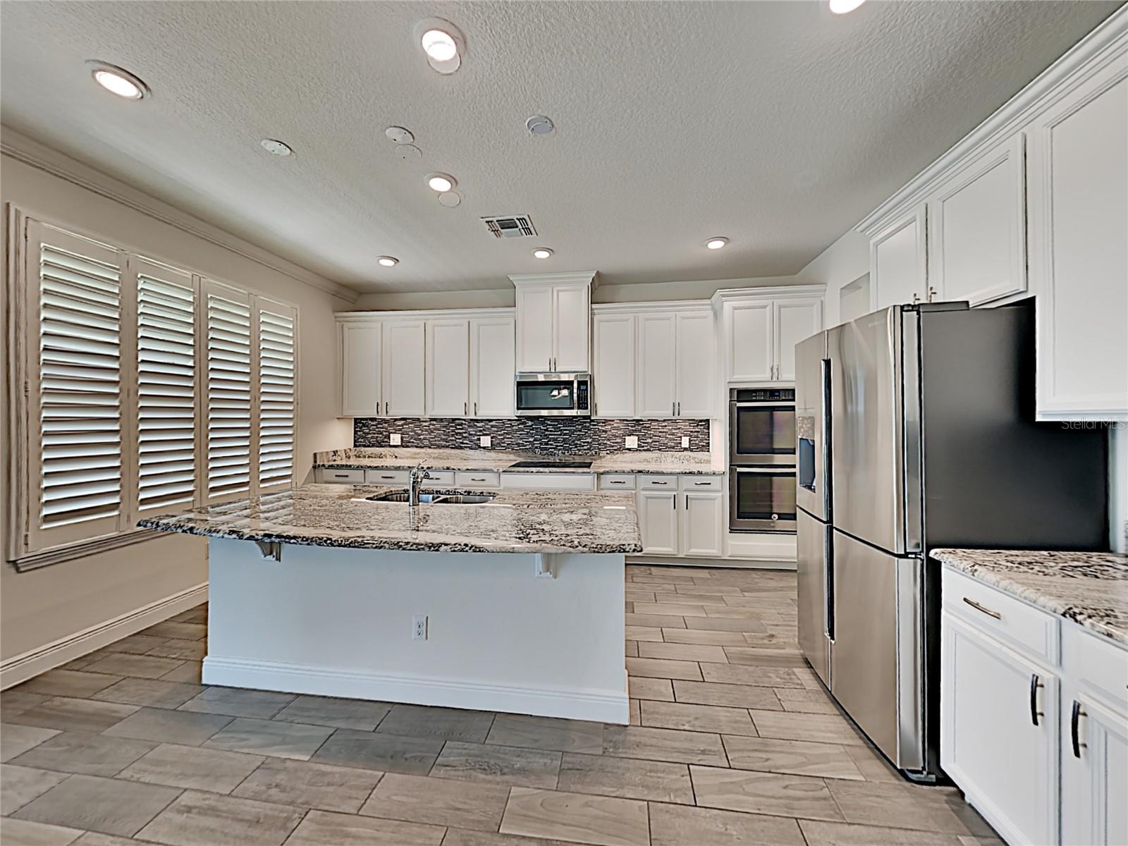 8931 LOOKOUT POINTE DRIVE photo 5