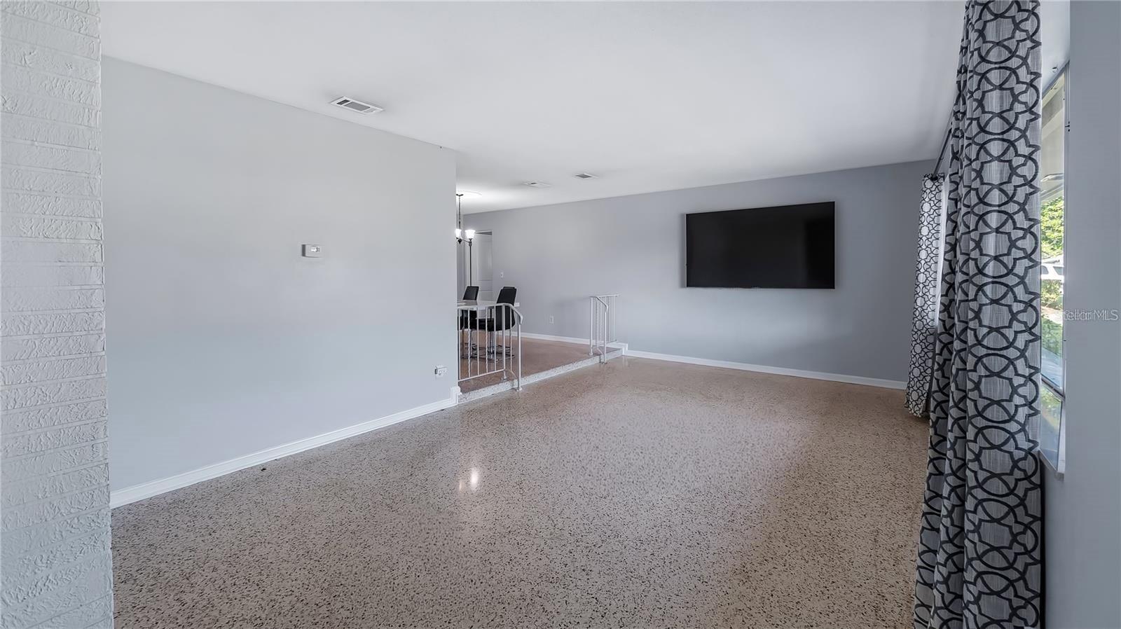 2612 TIMBERLAKE DRIVE photo 3