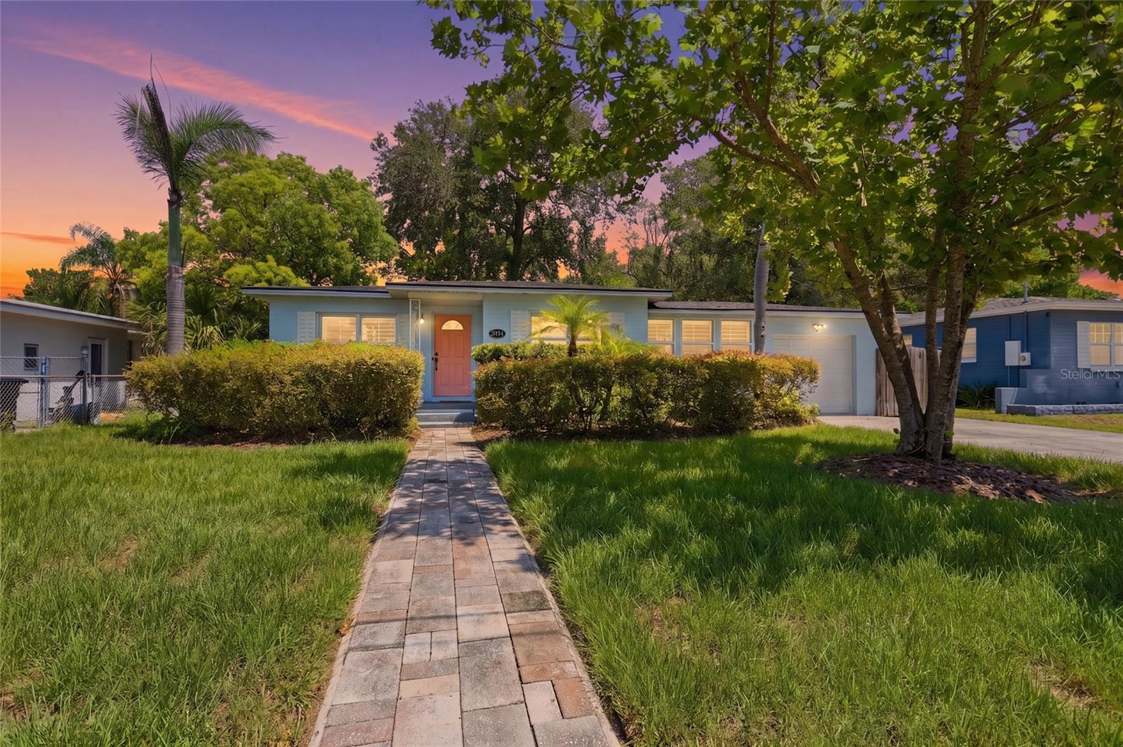 2901 E PINE STREET photo 2