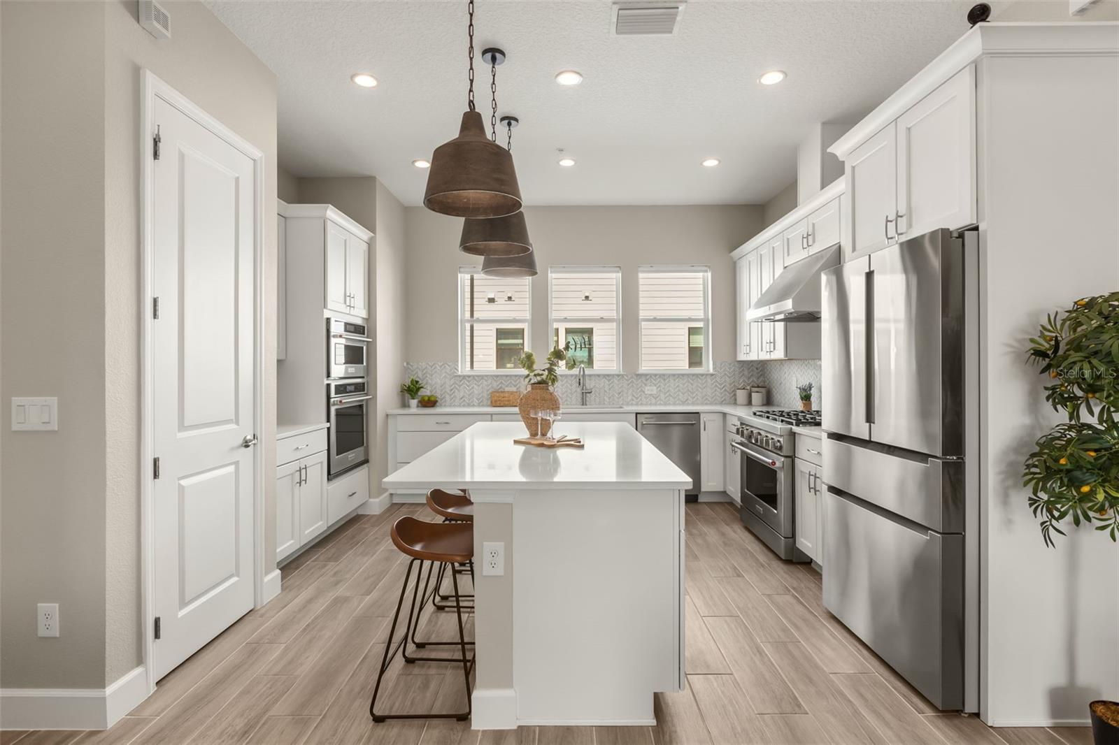 2058 PACKING DISTRICT WAY photo 3