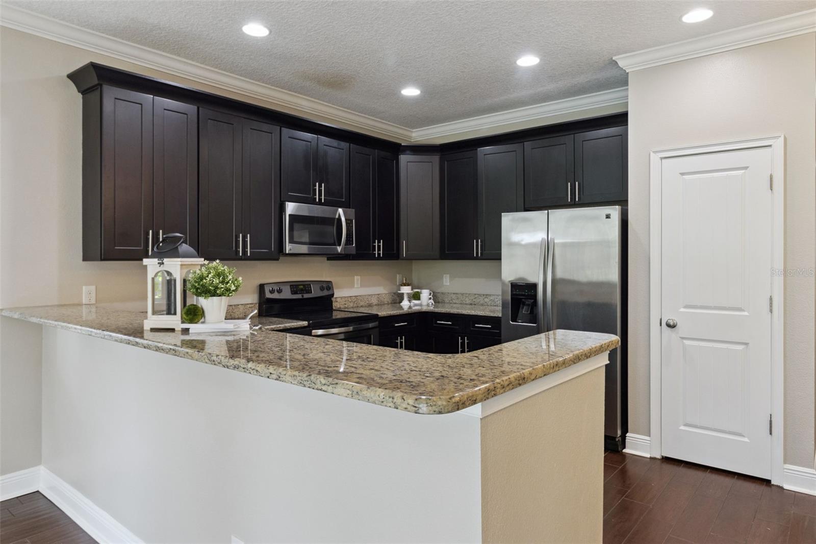 2544 MAYER STREET photo 3