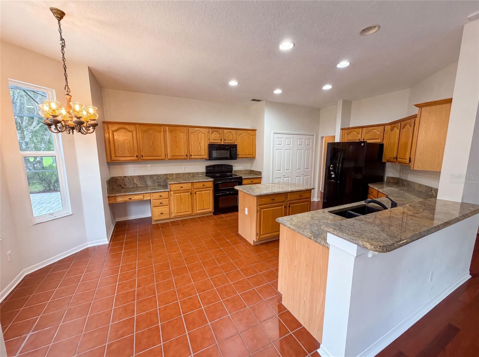 1379 HAMPSTEAD TERRACE photo 2