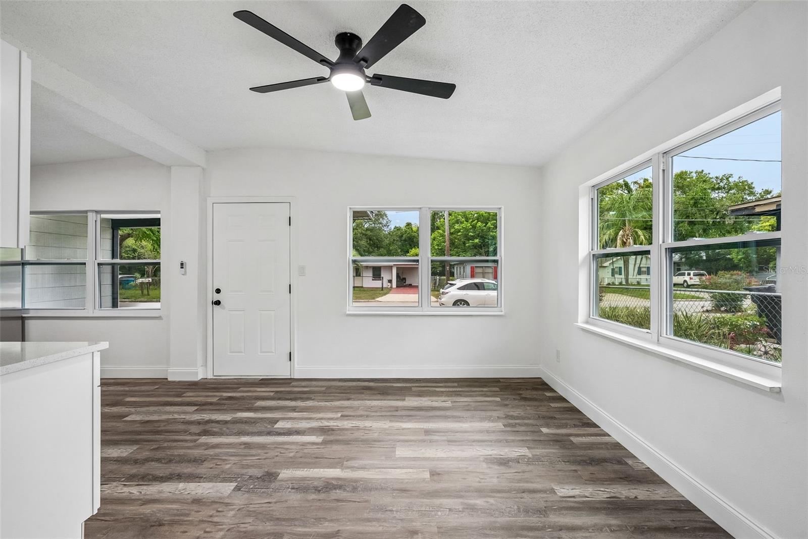 806 CITRUS STREET photo 3