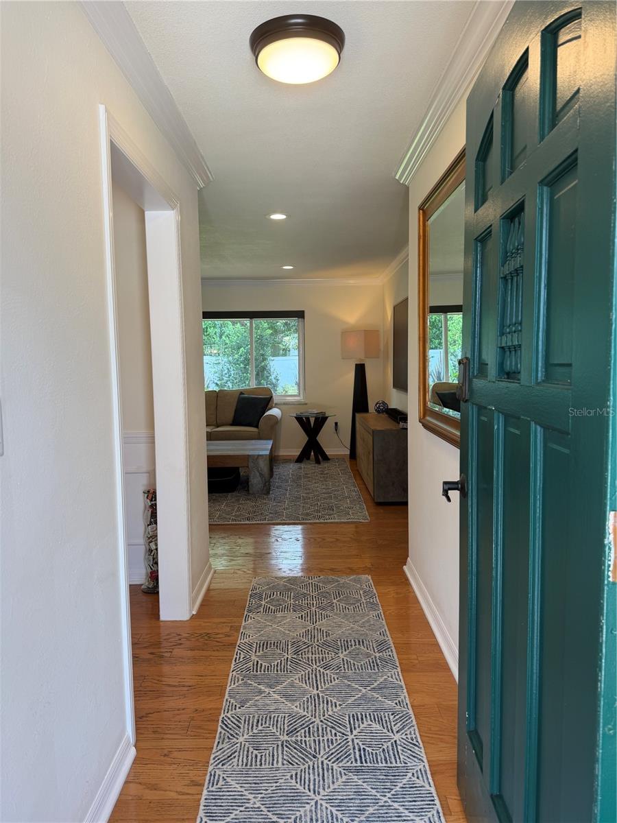 810 SWEETBRIAR ROAD photo 3