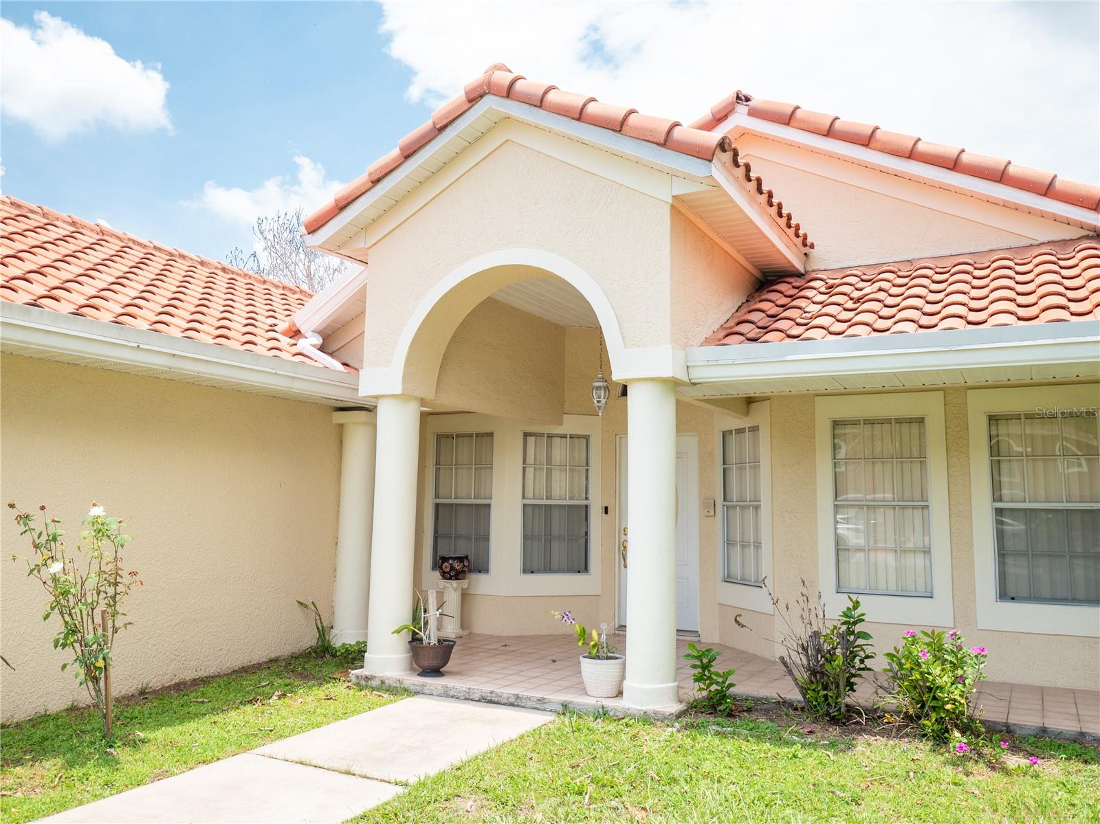 2125 TRIUMFO CIRCLE photo 2