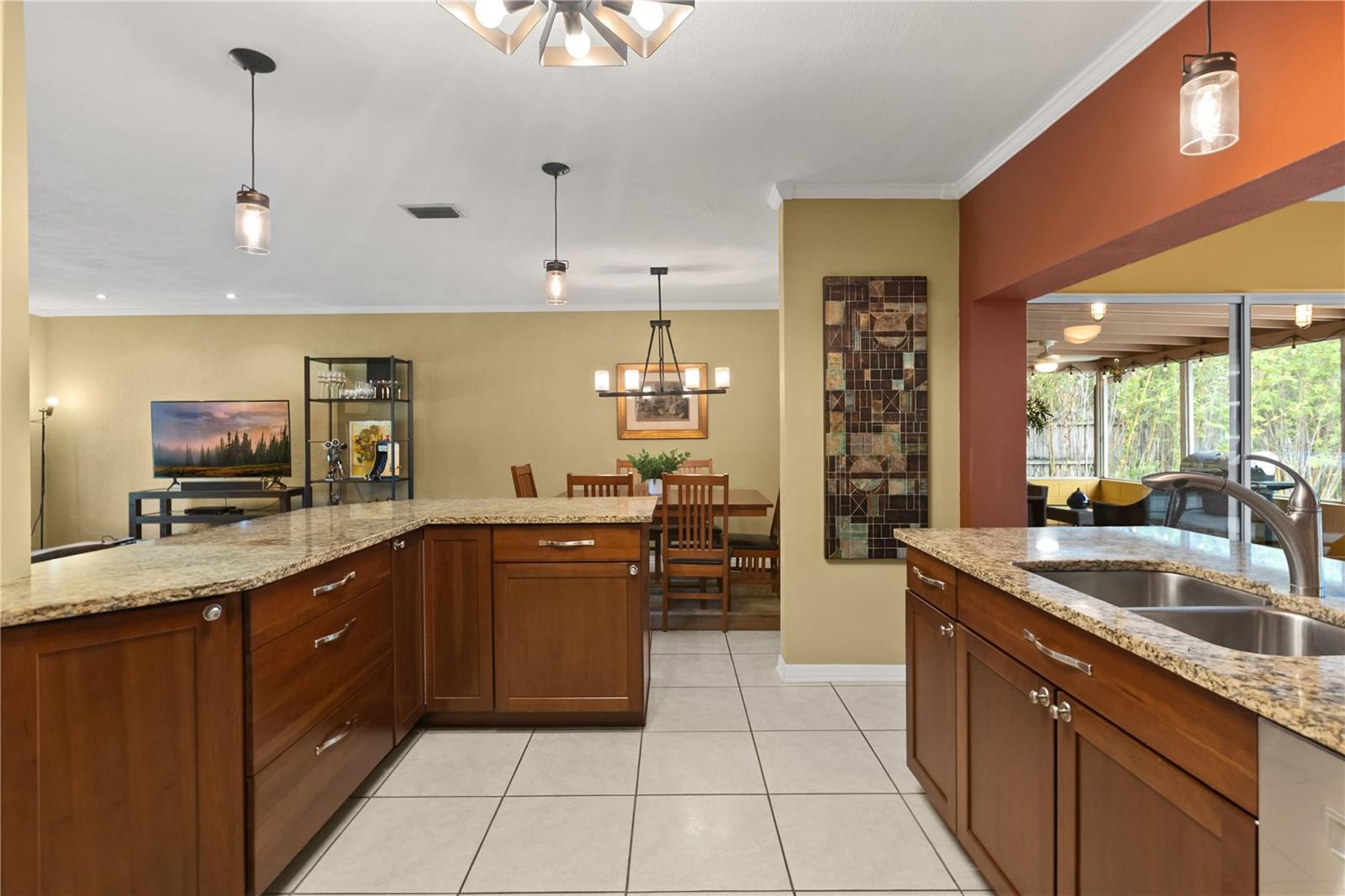 3101 HUNTINGTON STREET photo 4
