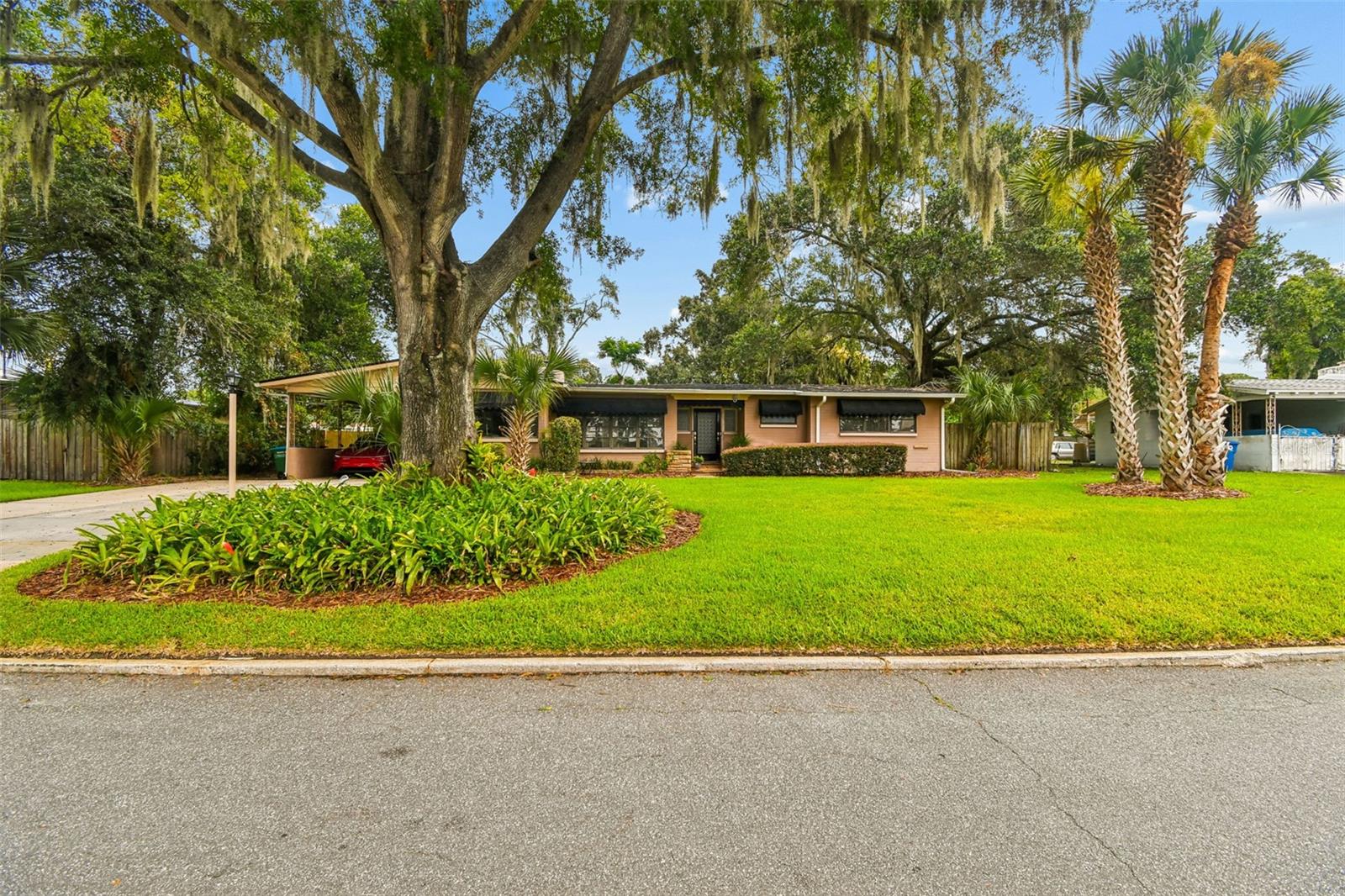 228 RIPPLING LANE photo 2