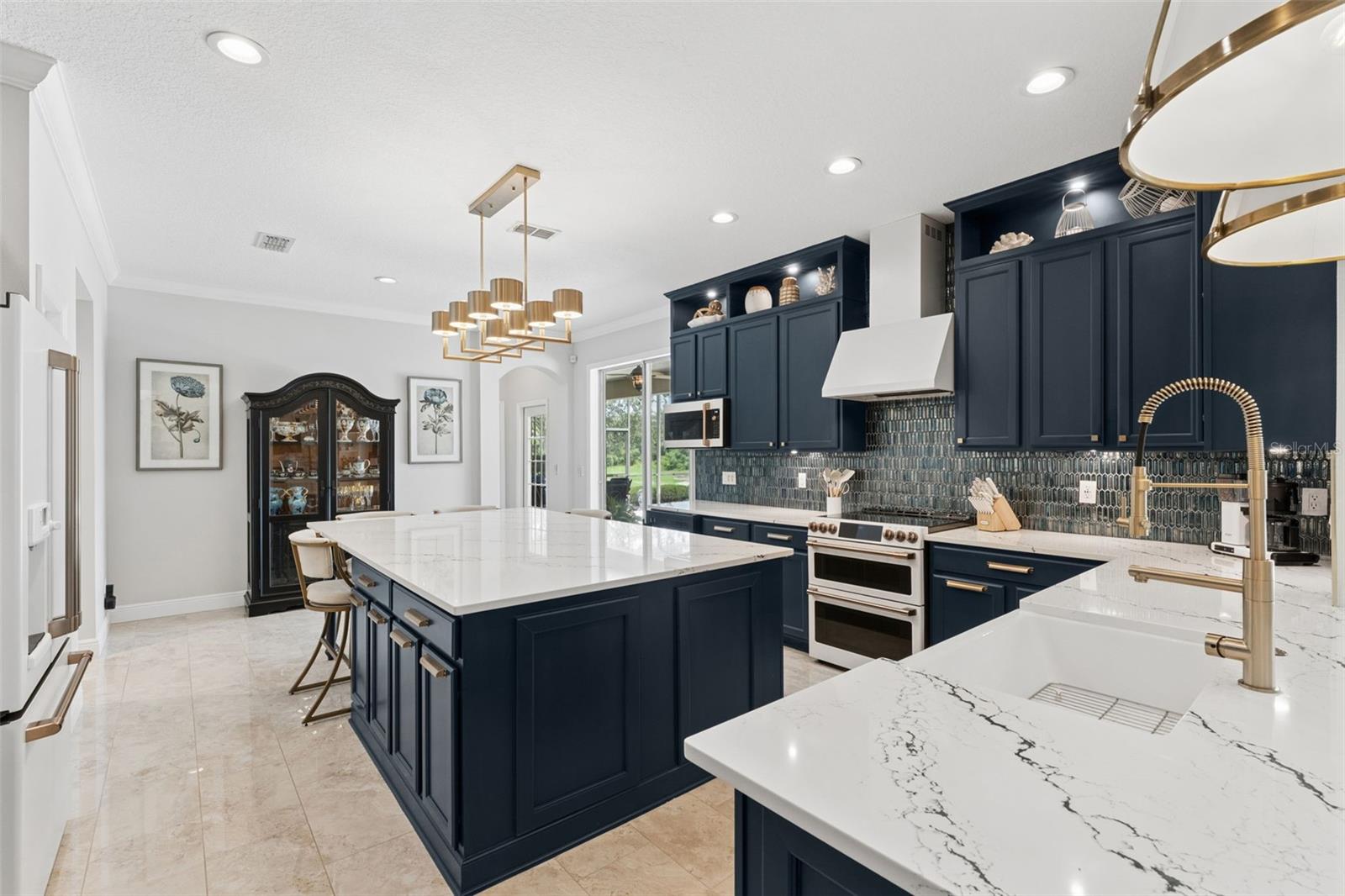 626 ENGLISH LAKE DRIVE photo 3