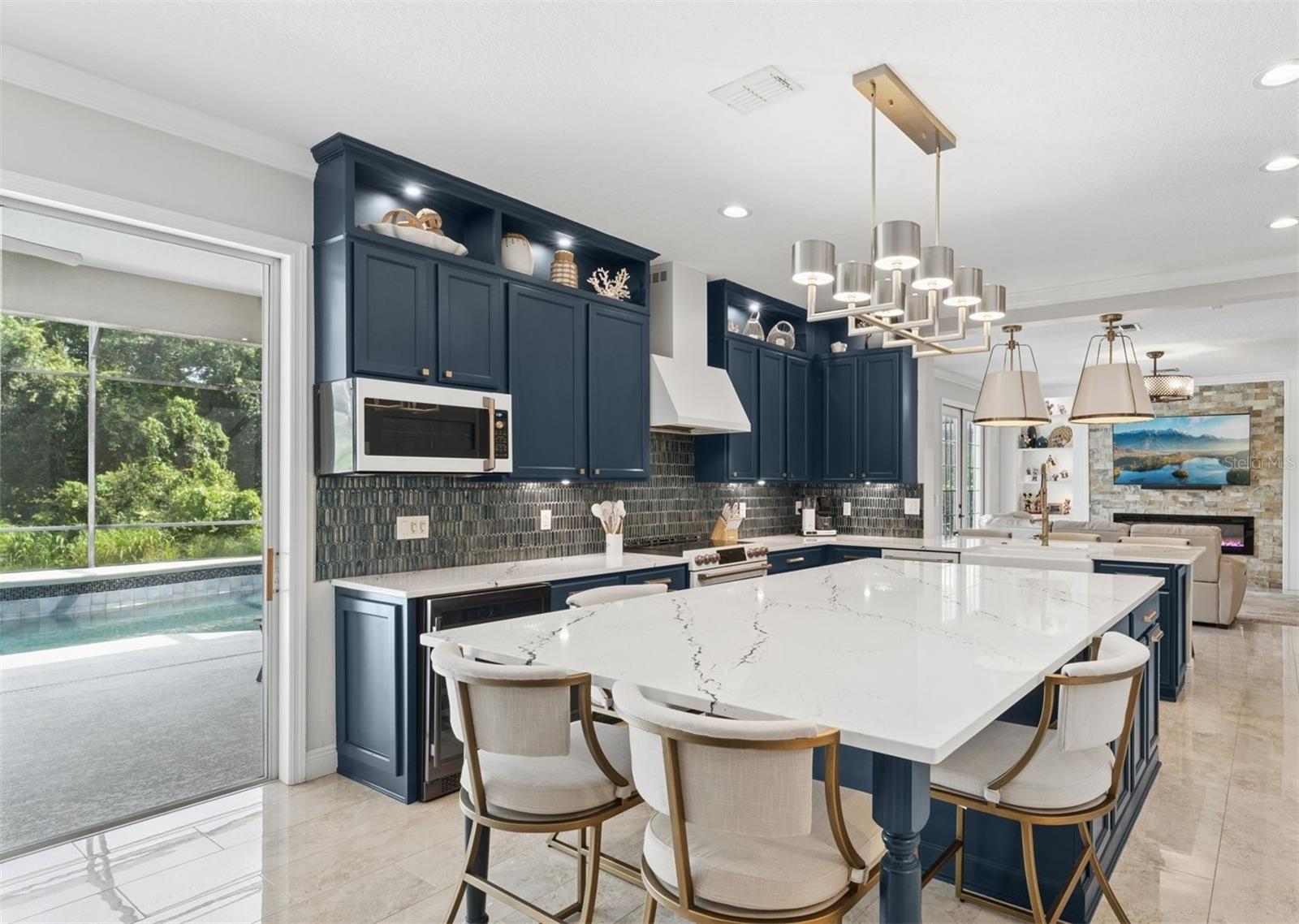 626 ENGLISH LAKE DRIVE photo 4