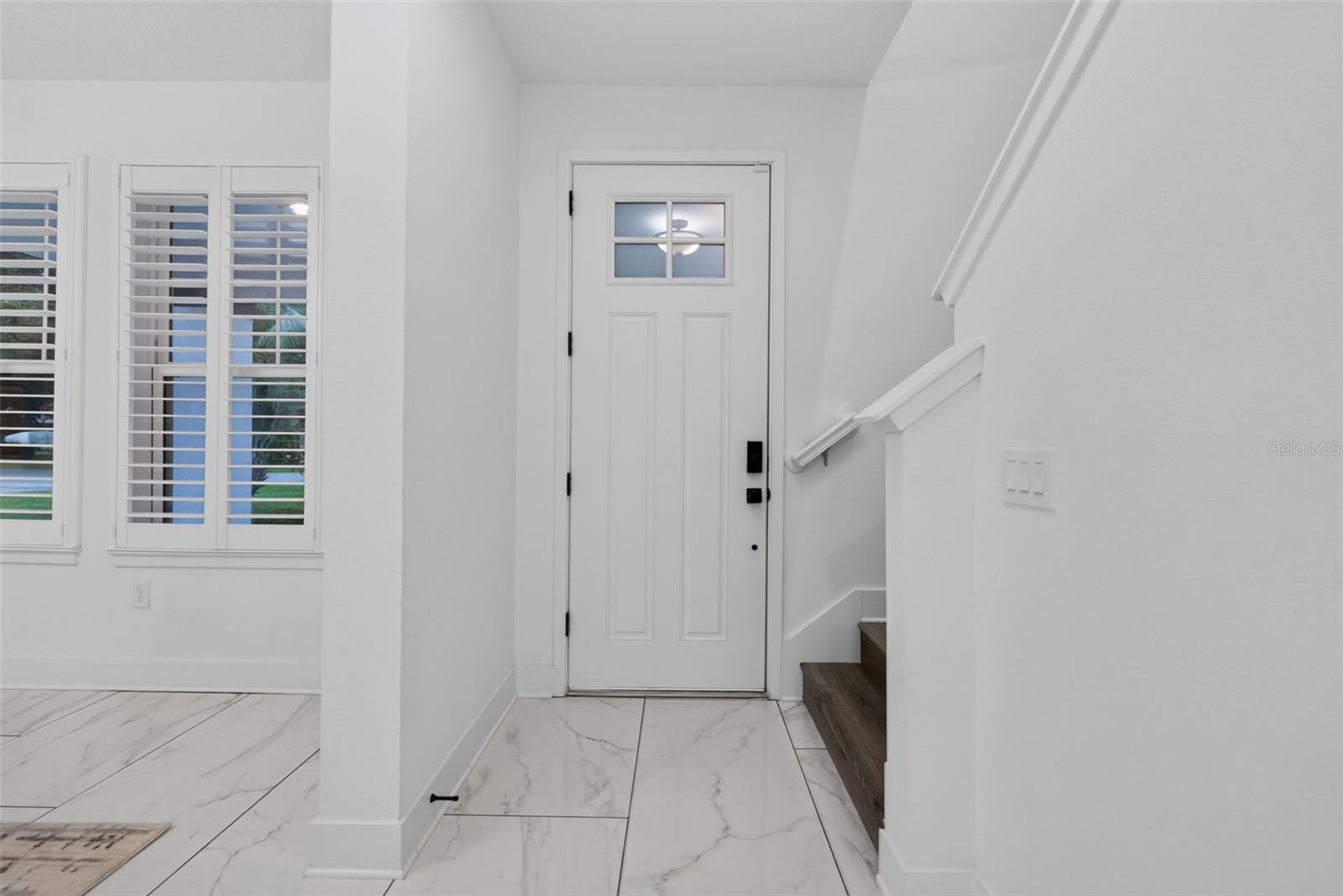 375 NIBLICK WAY photo 4