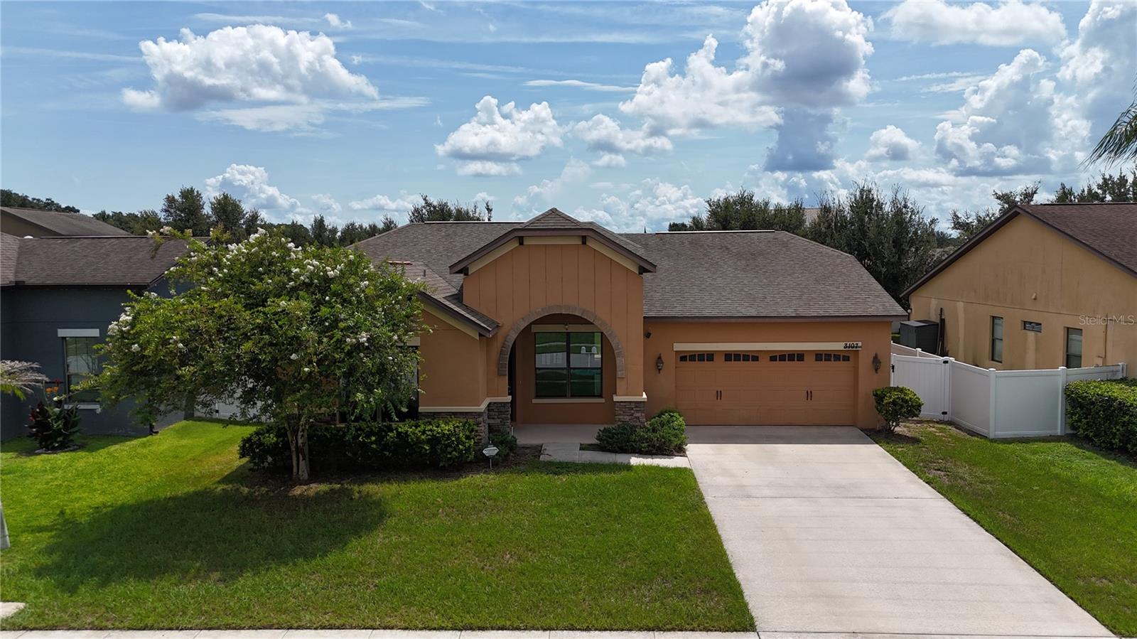 3107 HARRIS PARK WAY photo 2