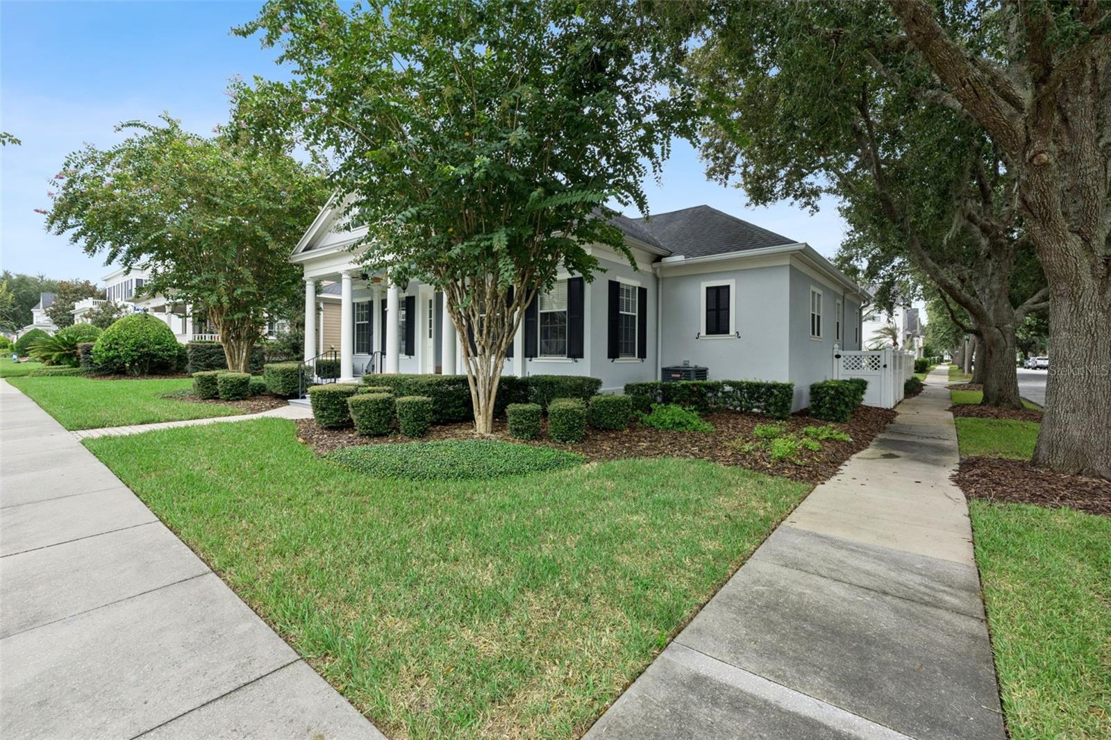 906 SPRING PARK LOOP photo 3